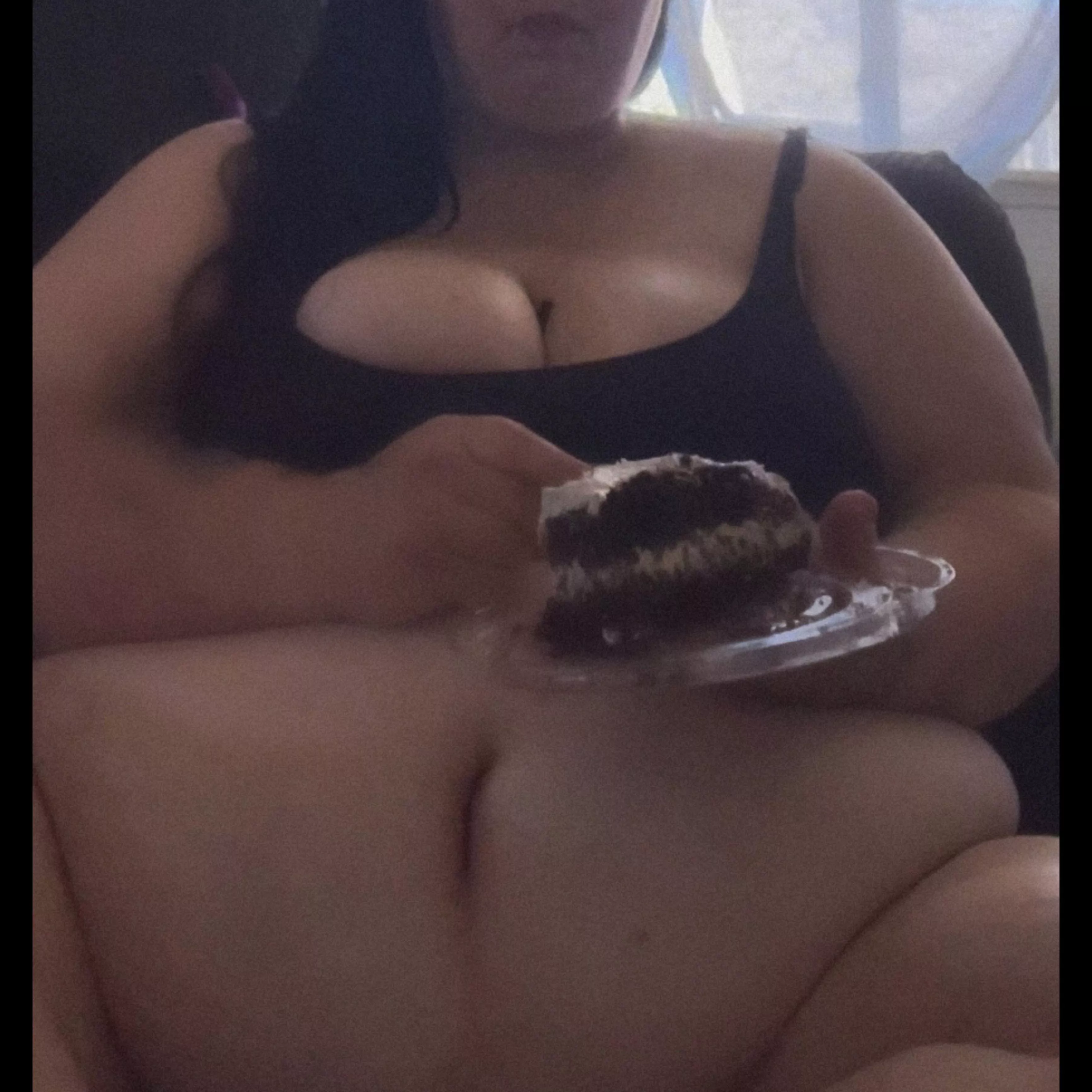 Fatty eating a whole cake ðŸ¤ª