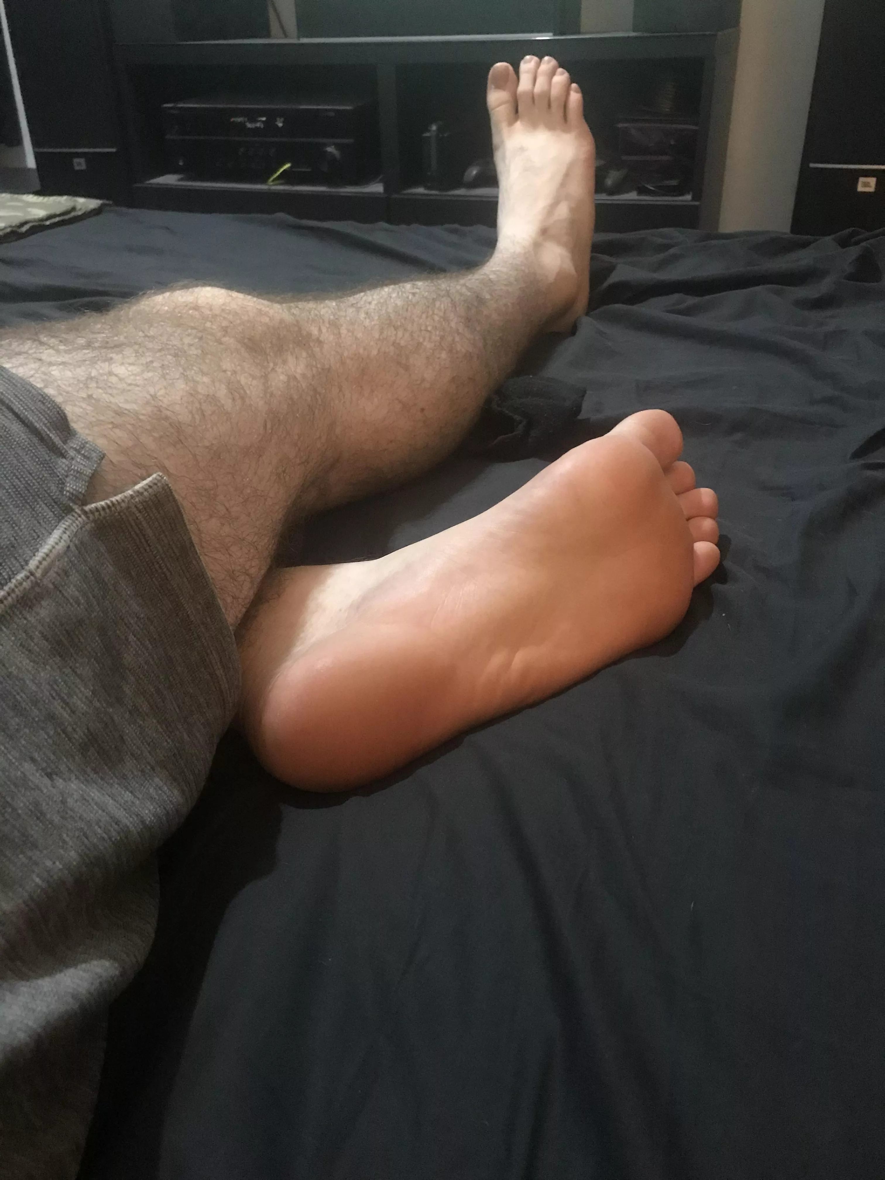 Hairy legs and smooth soles make a good combination don’t you think?