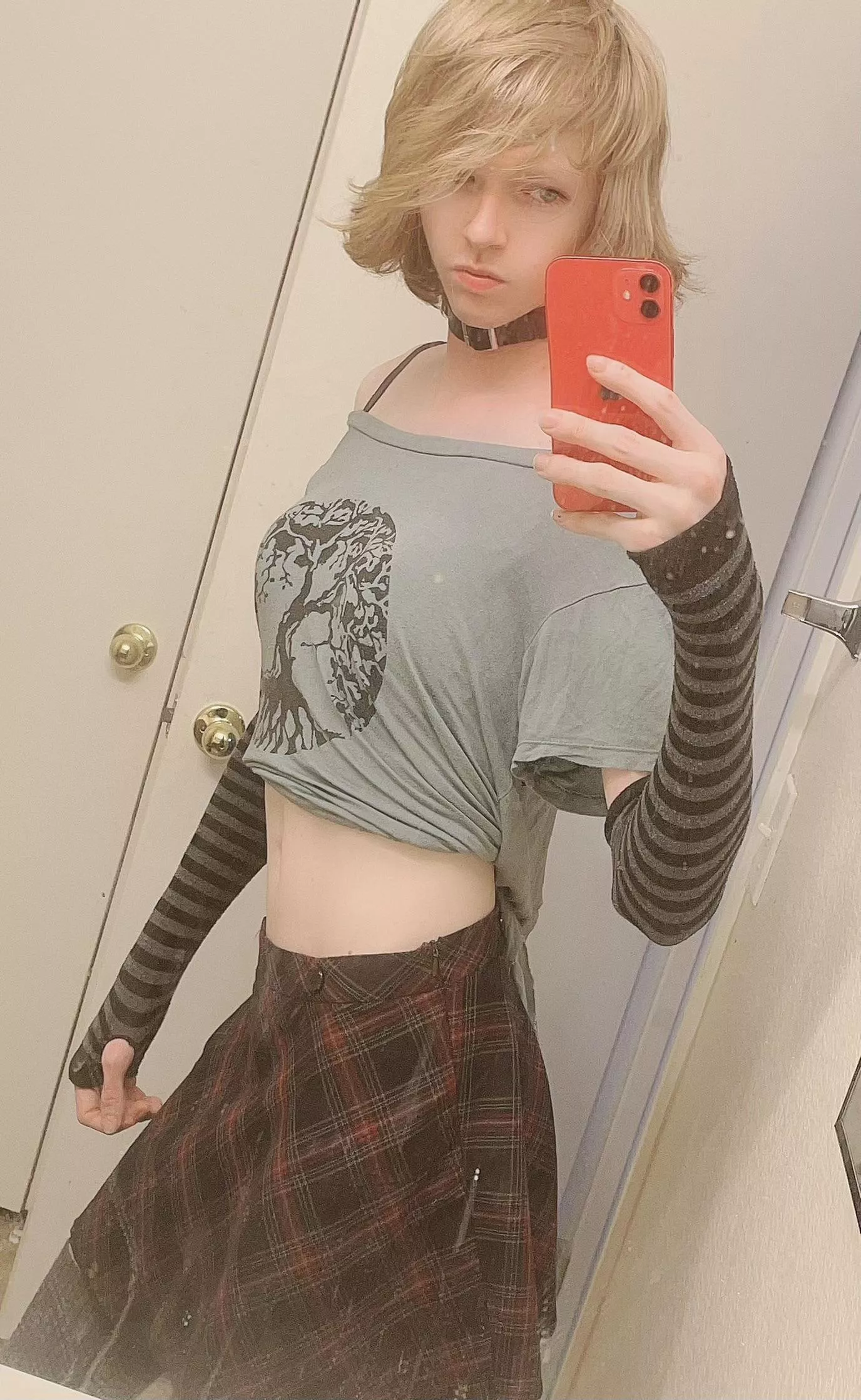 Hey cuties, another post to celebrate Femboy Friday 💜