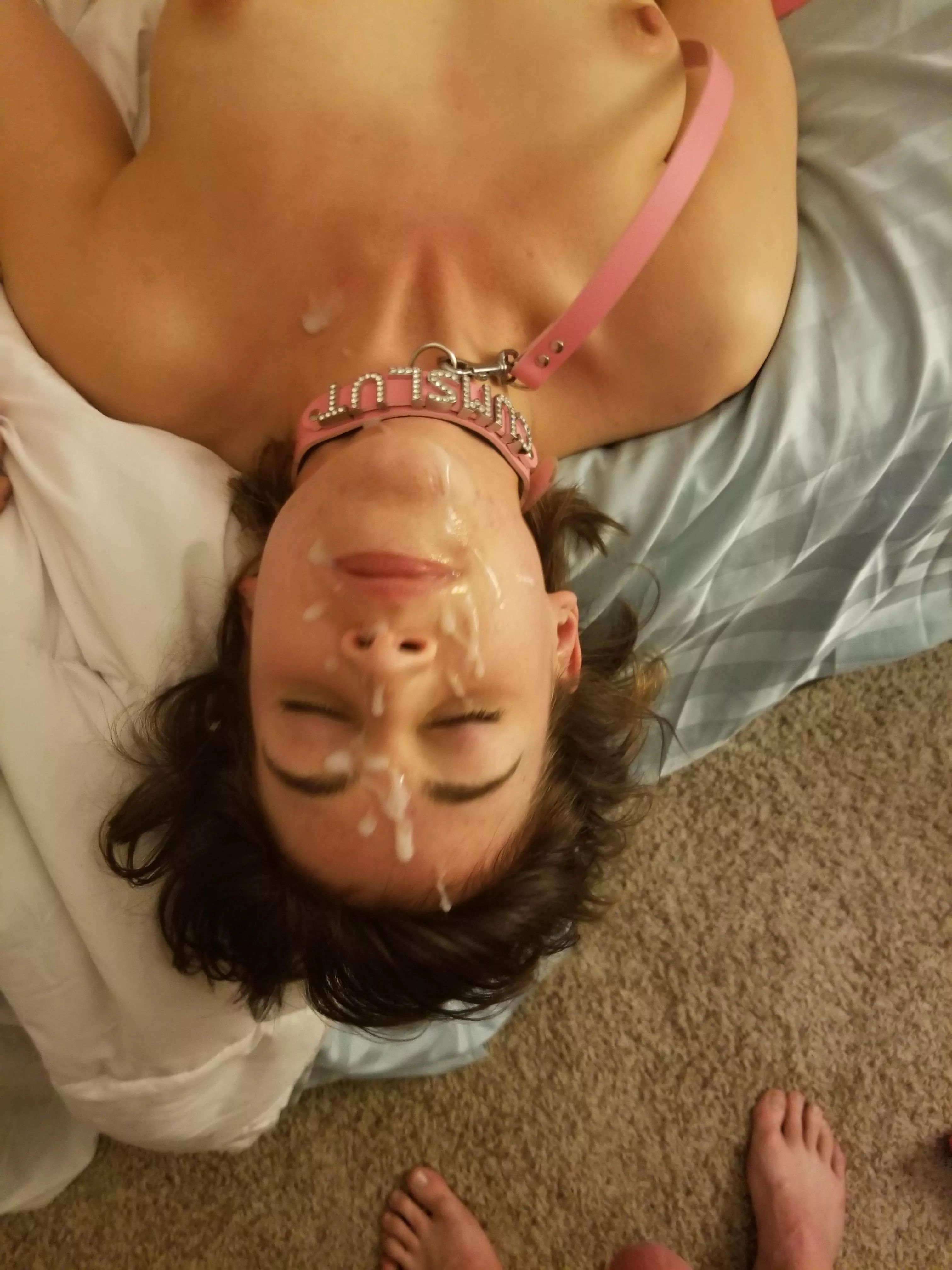 I love wearing my cum slut collar to catch loads on my cum slut face ;)