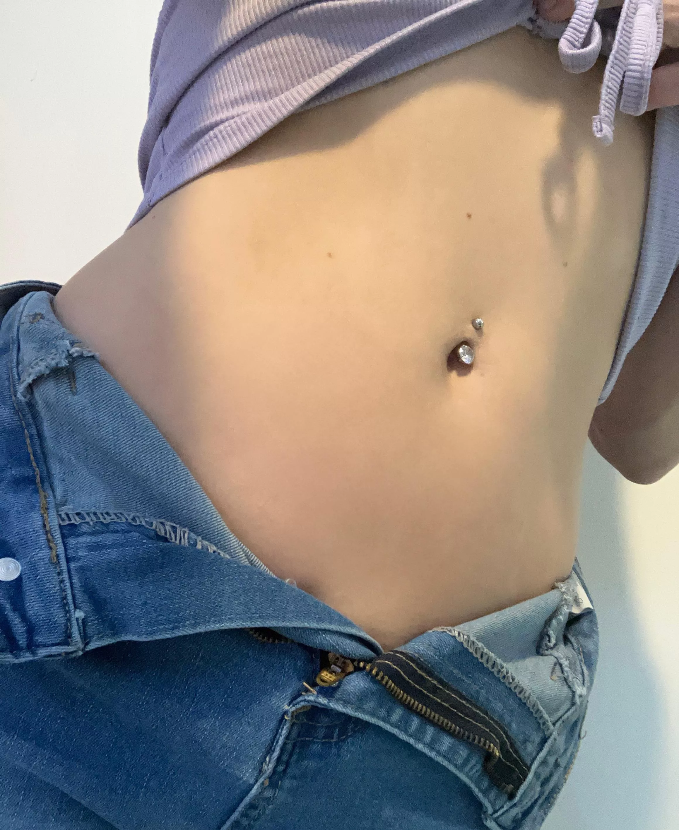 Jeans unzipped to get a nice view of my bellybutton!!