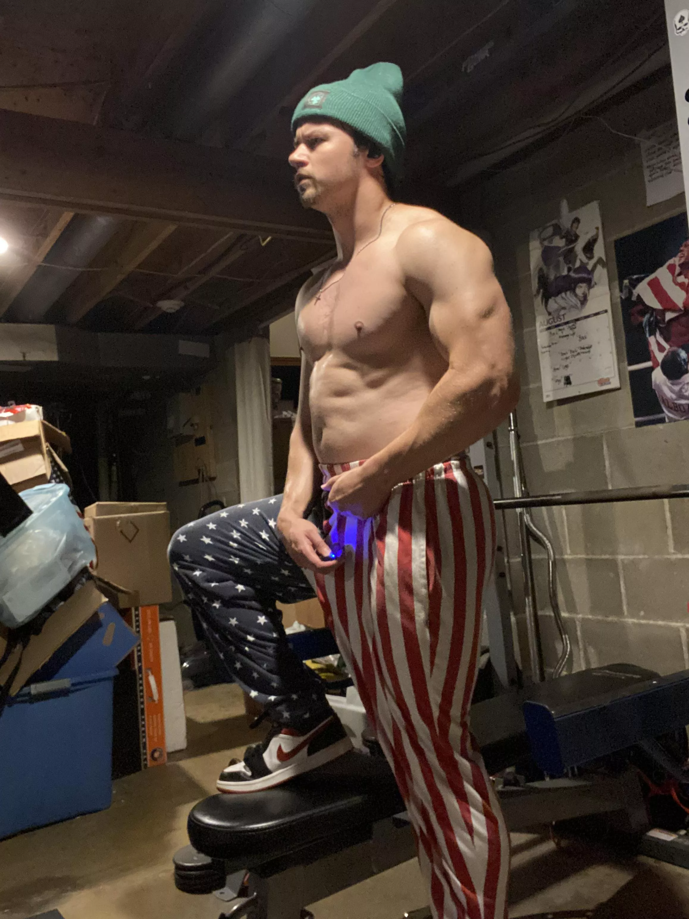 [M] Patriotic Squats