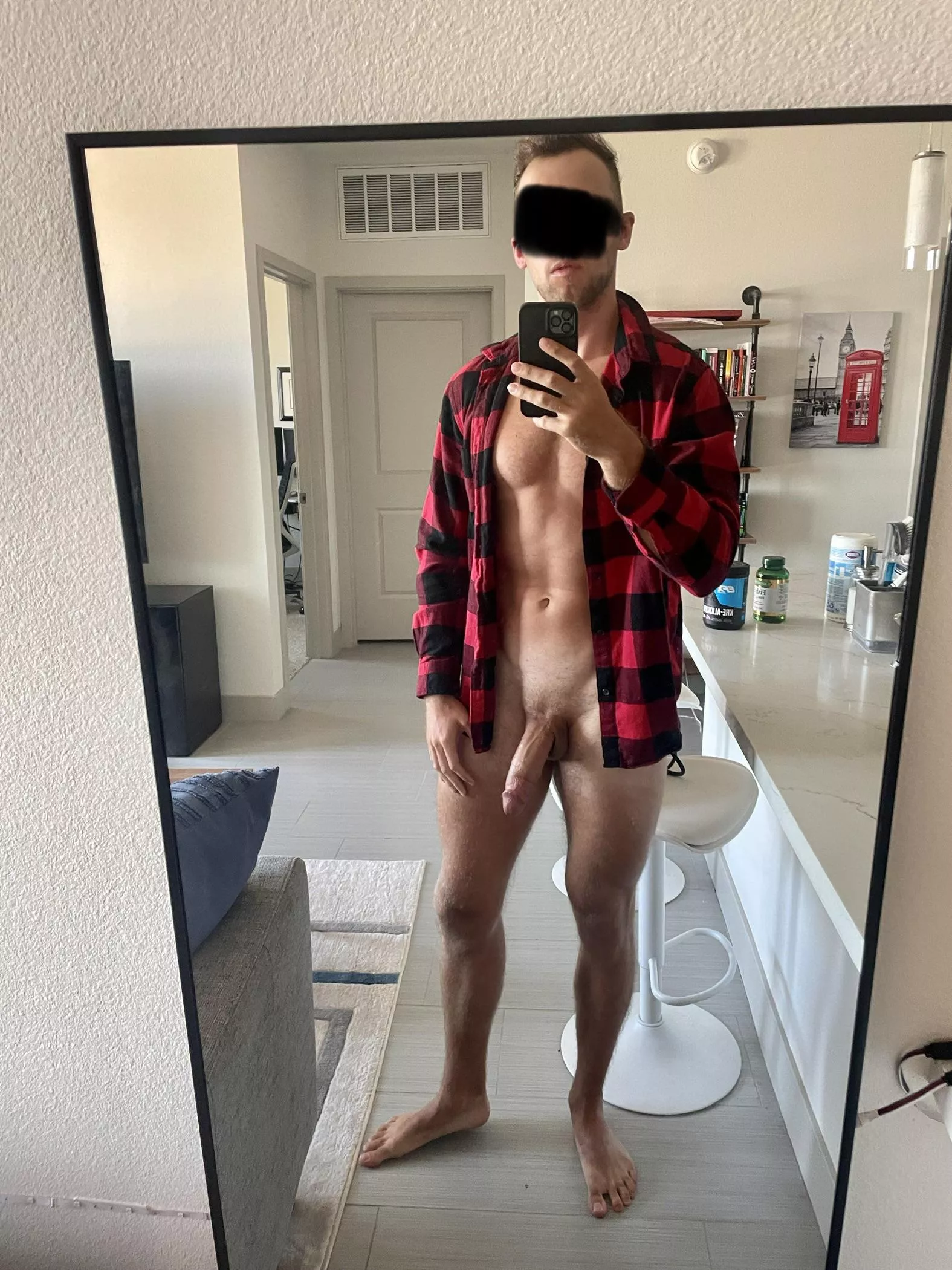 Need someone to take my flannel off 😉