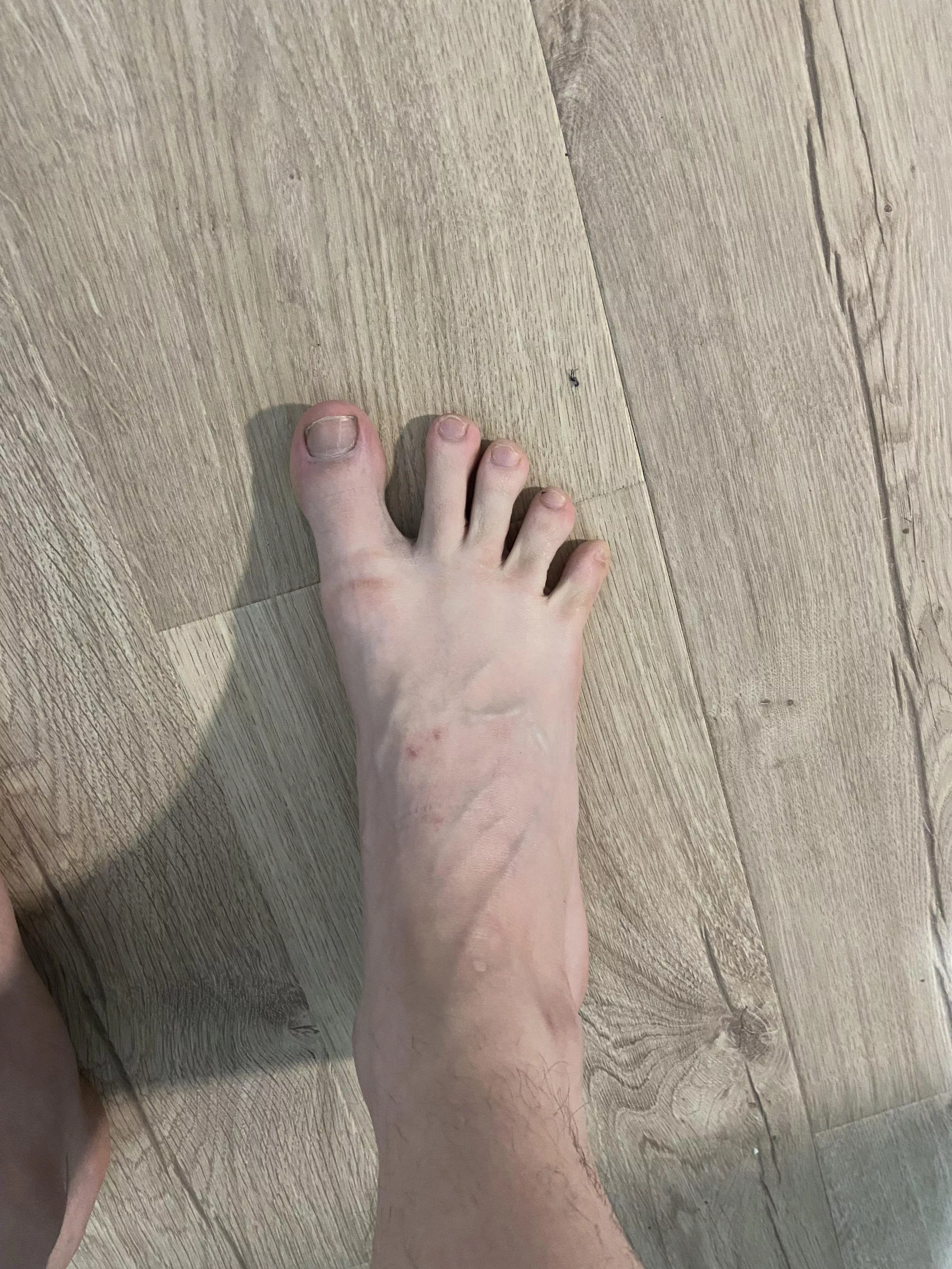 Rate my foot ðŸ˜ DMs welcome