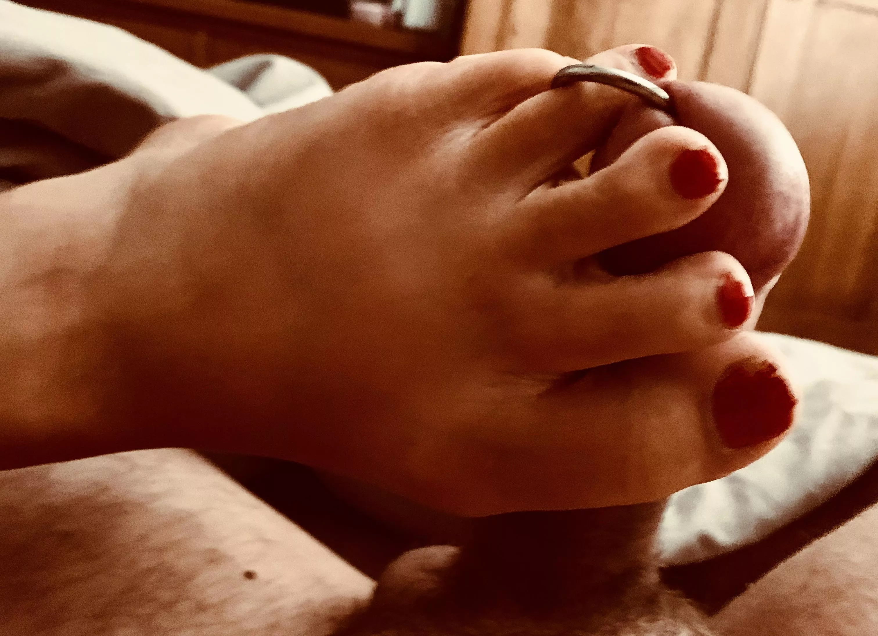 Toe ring foot job! Work that cock!