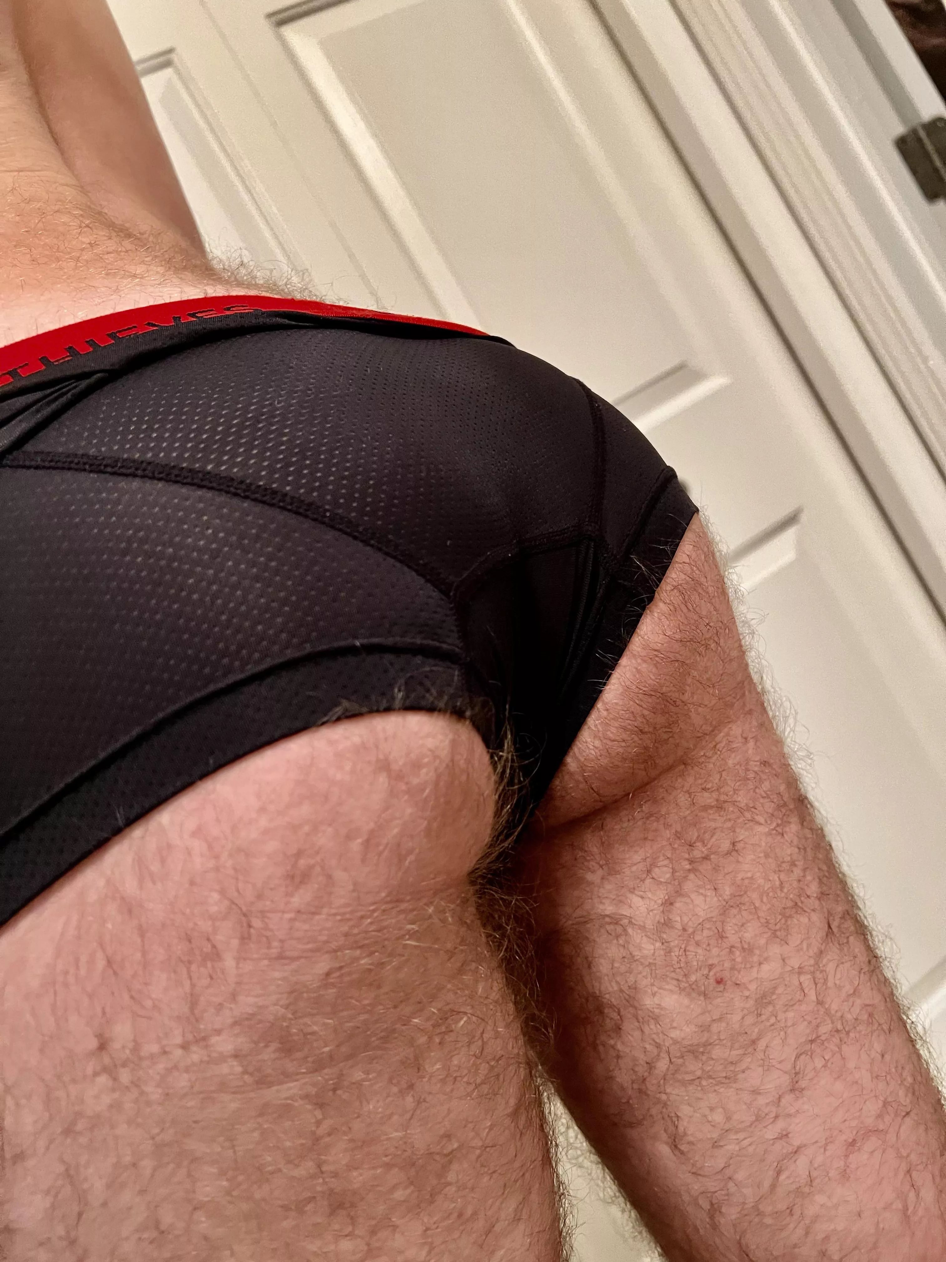 Anyone into a tight, hairy otter butt?