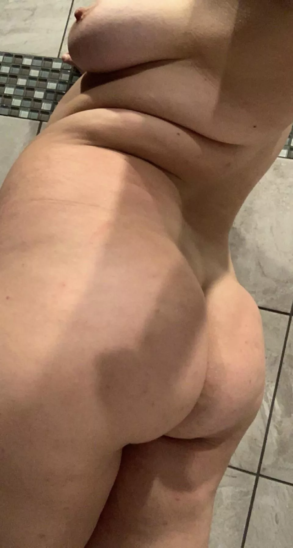 (F) rate my booty pump;)