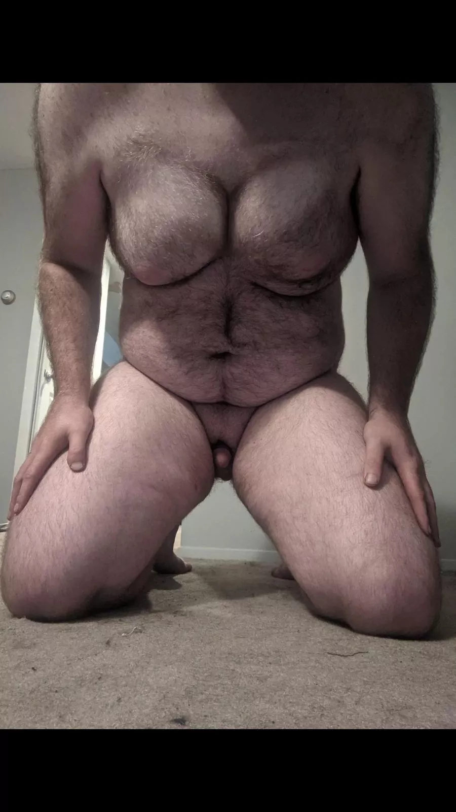 [M] 32 tall and thicc with a small ..