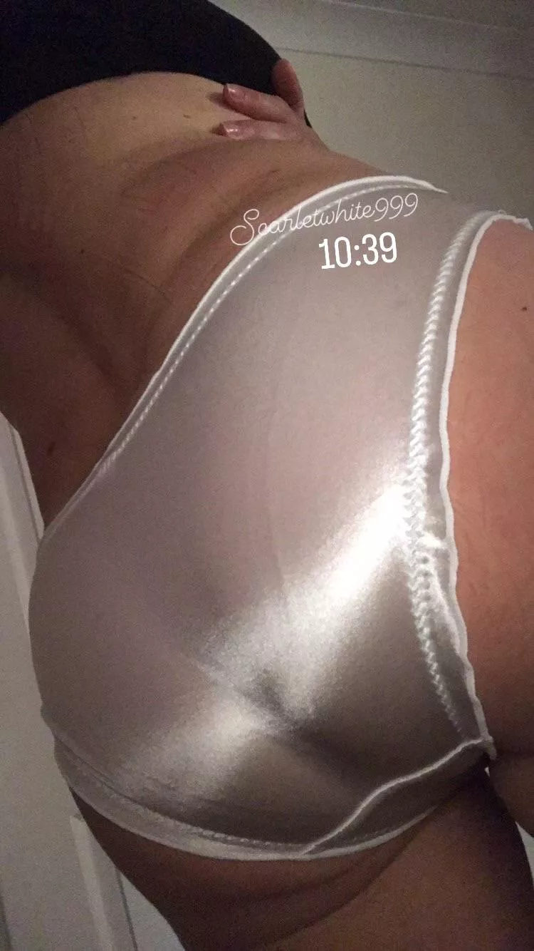 Shiny Sunday Granny Panties 🤍