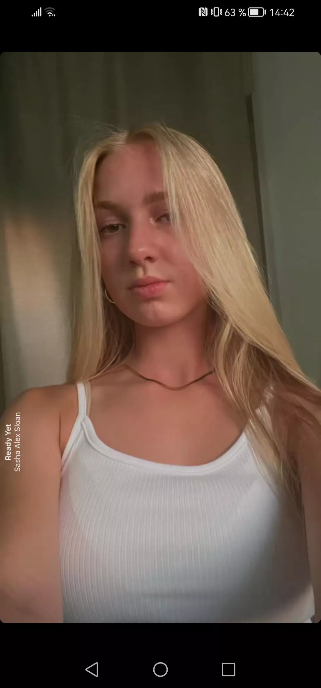 Cumtribute this girl more pic dm