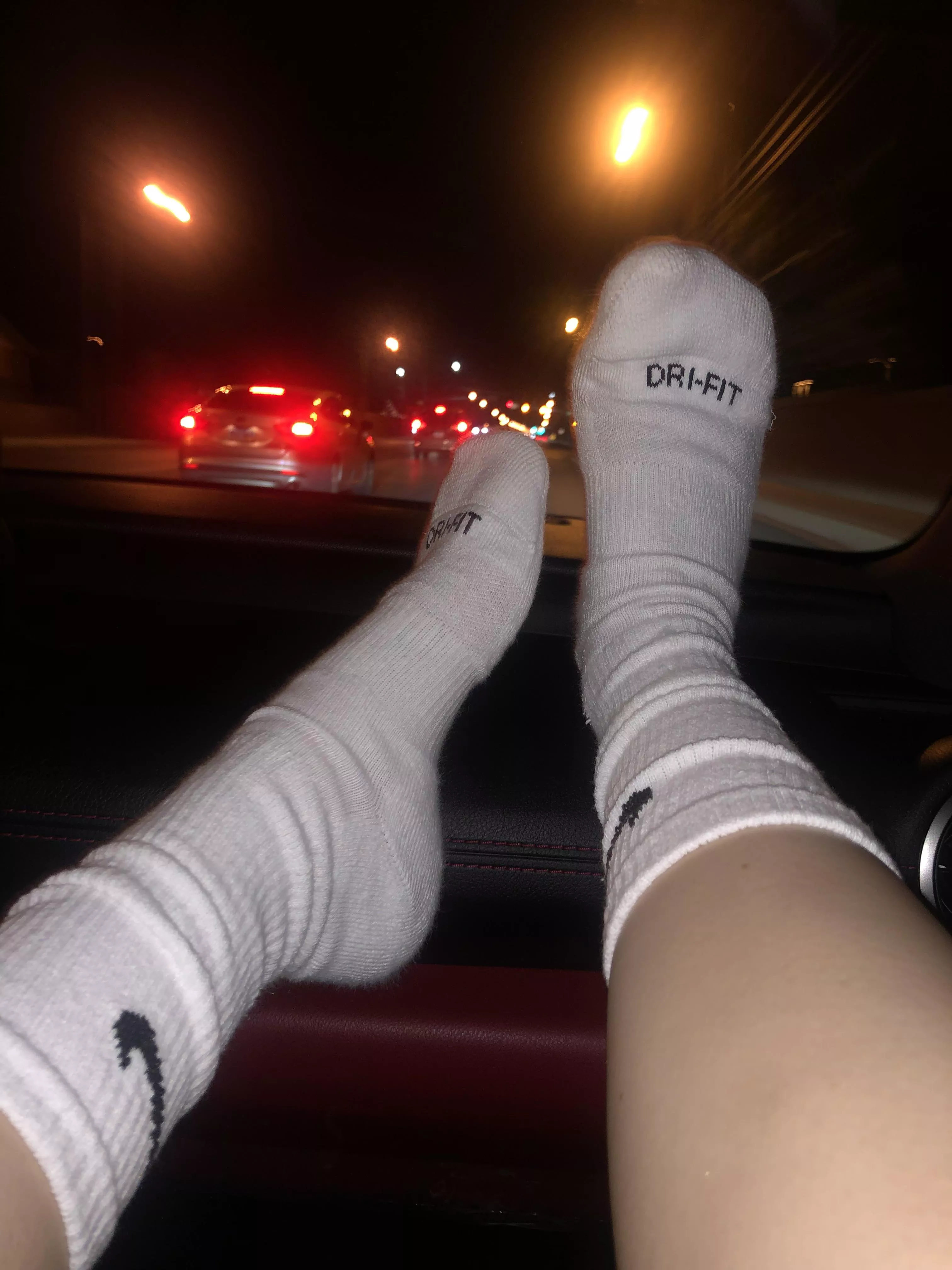 ðŸ§¦â™¥ï¸ [female]