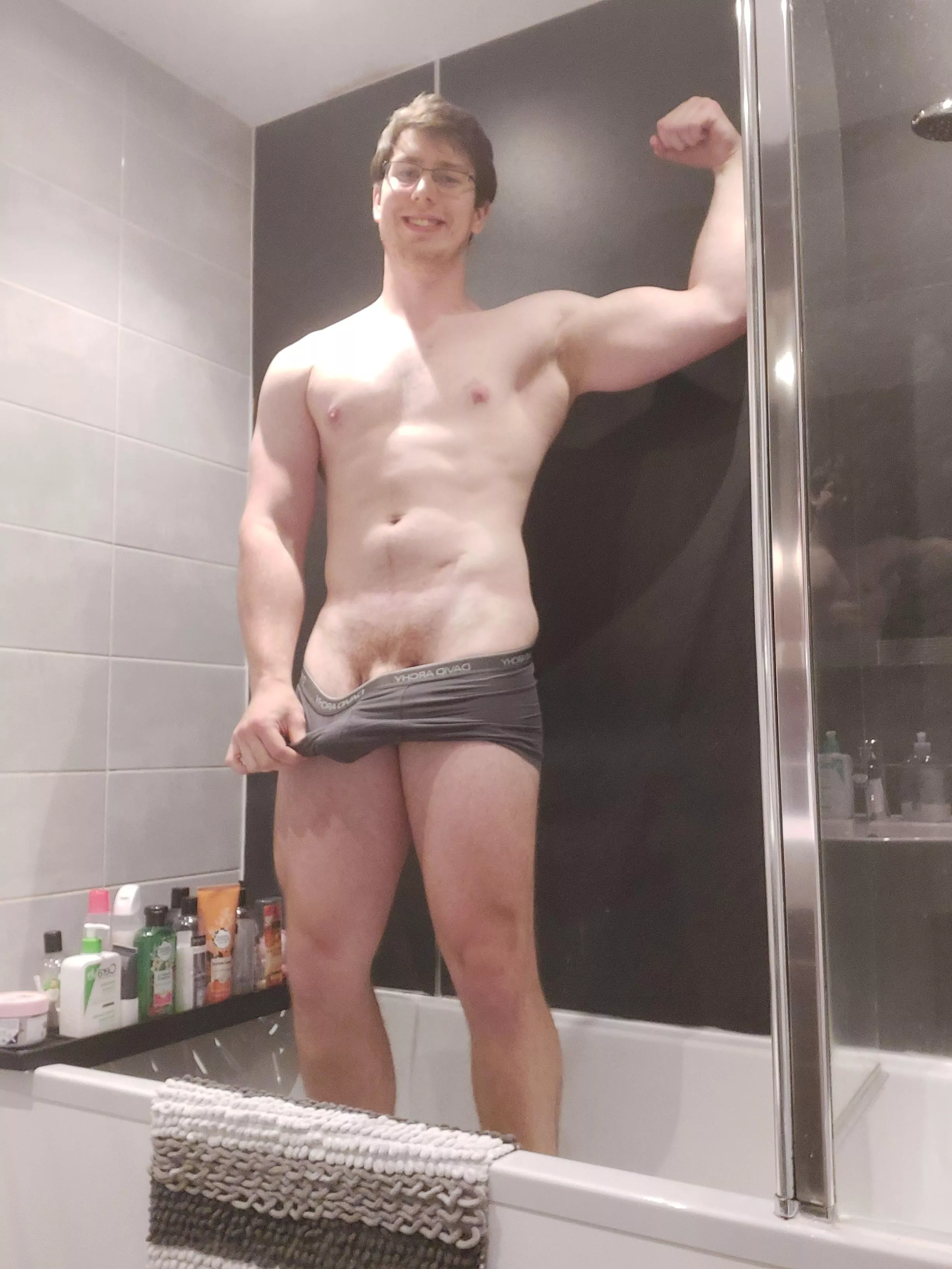 Getting ready for the shower [M]