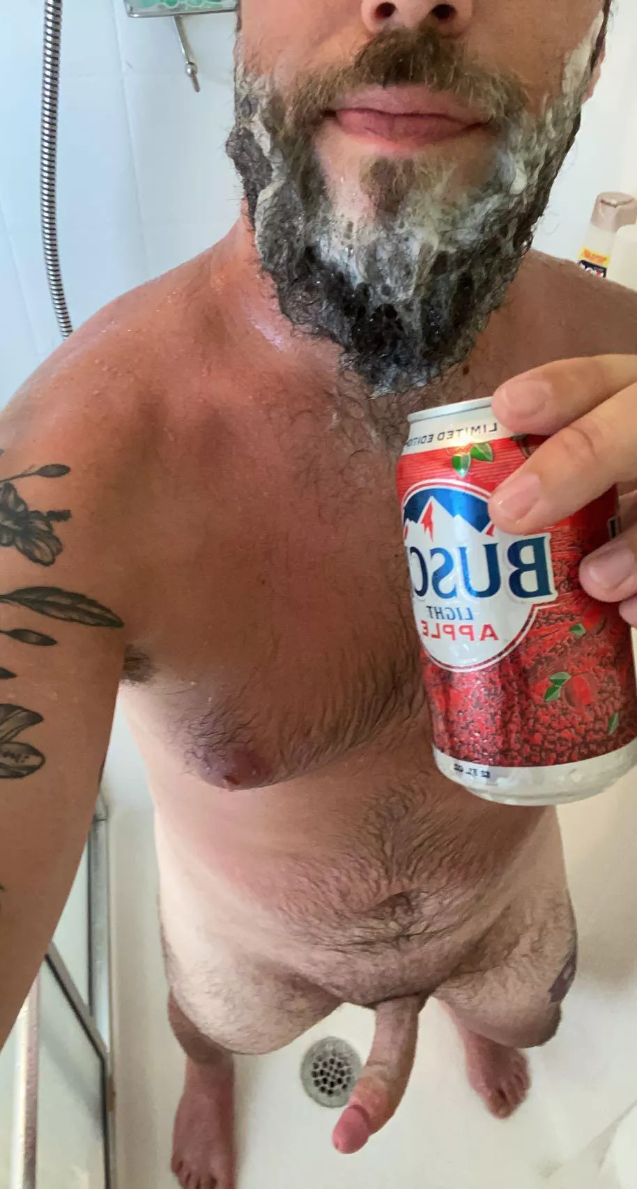 Got the beard wash done with a Busch apple 🙌🏻