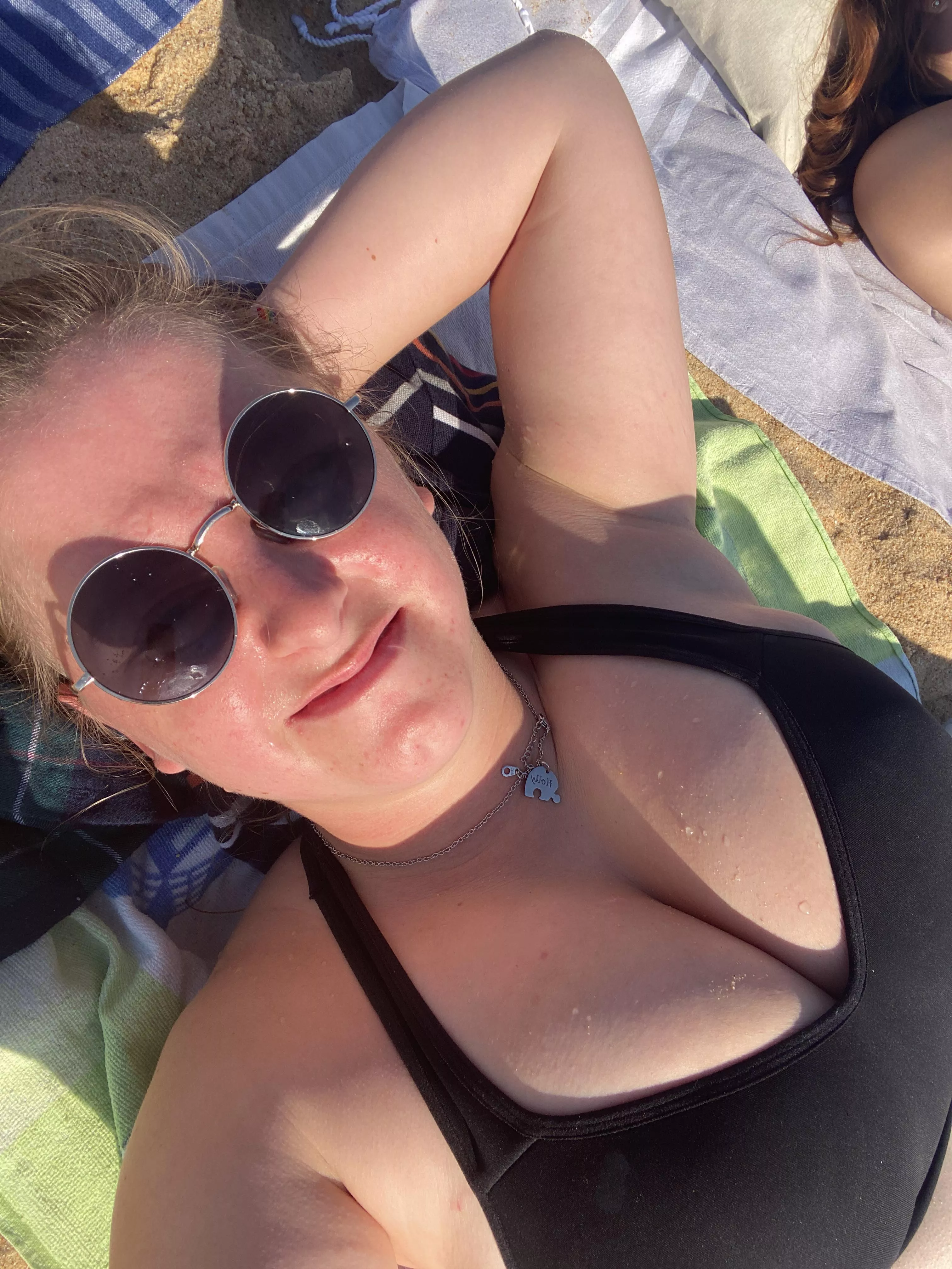 sun and sandy boobs ðŸ˜