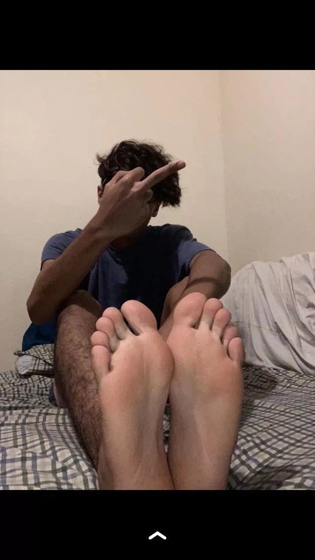 Teen feet (First post here heh) DMs open