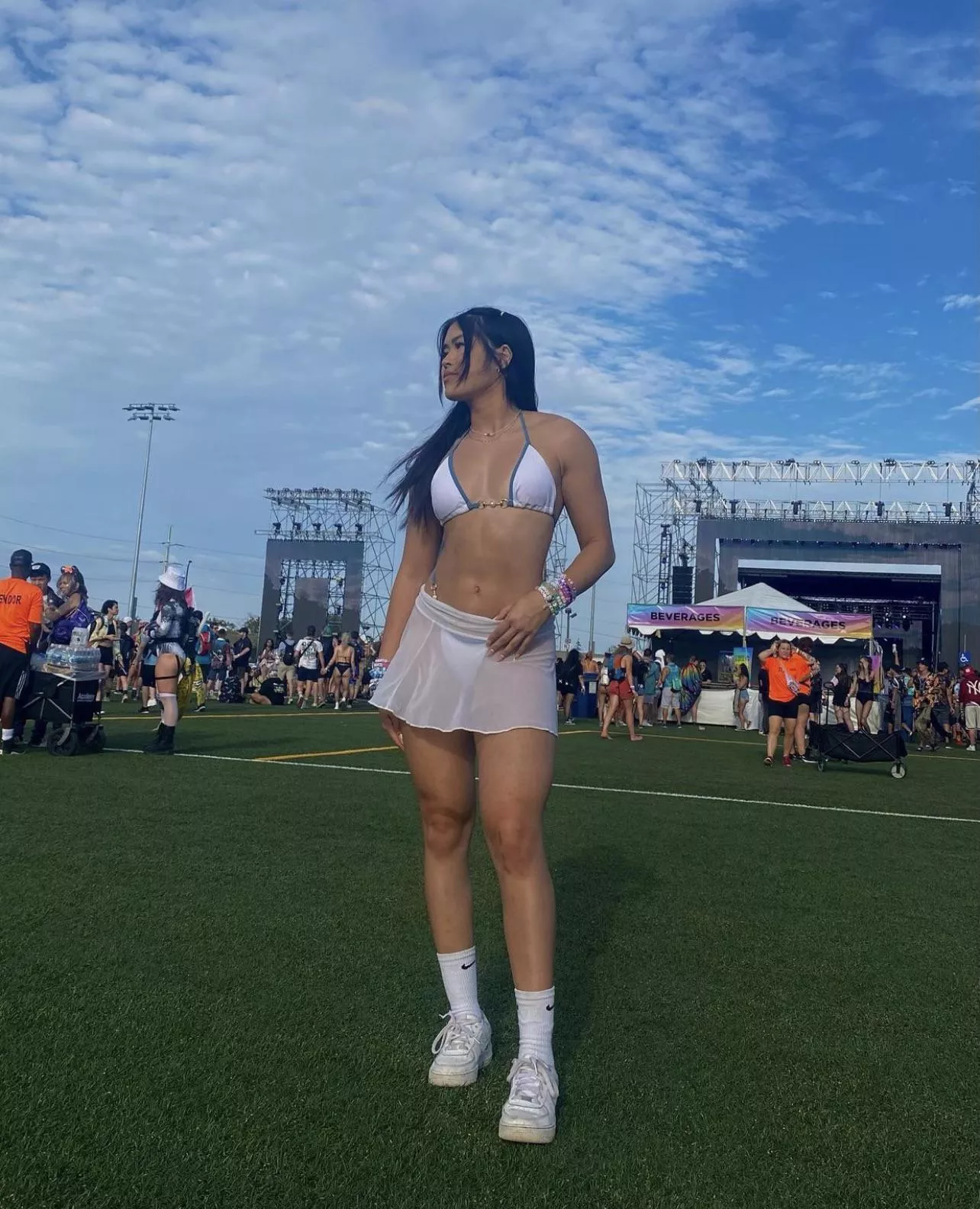 Babe at a festival