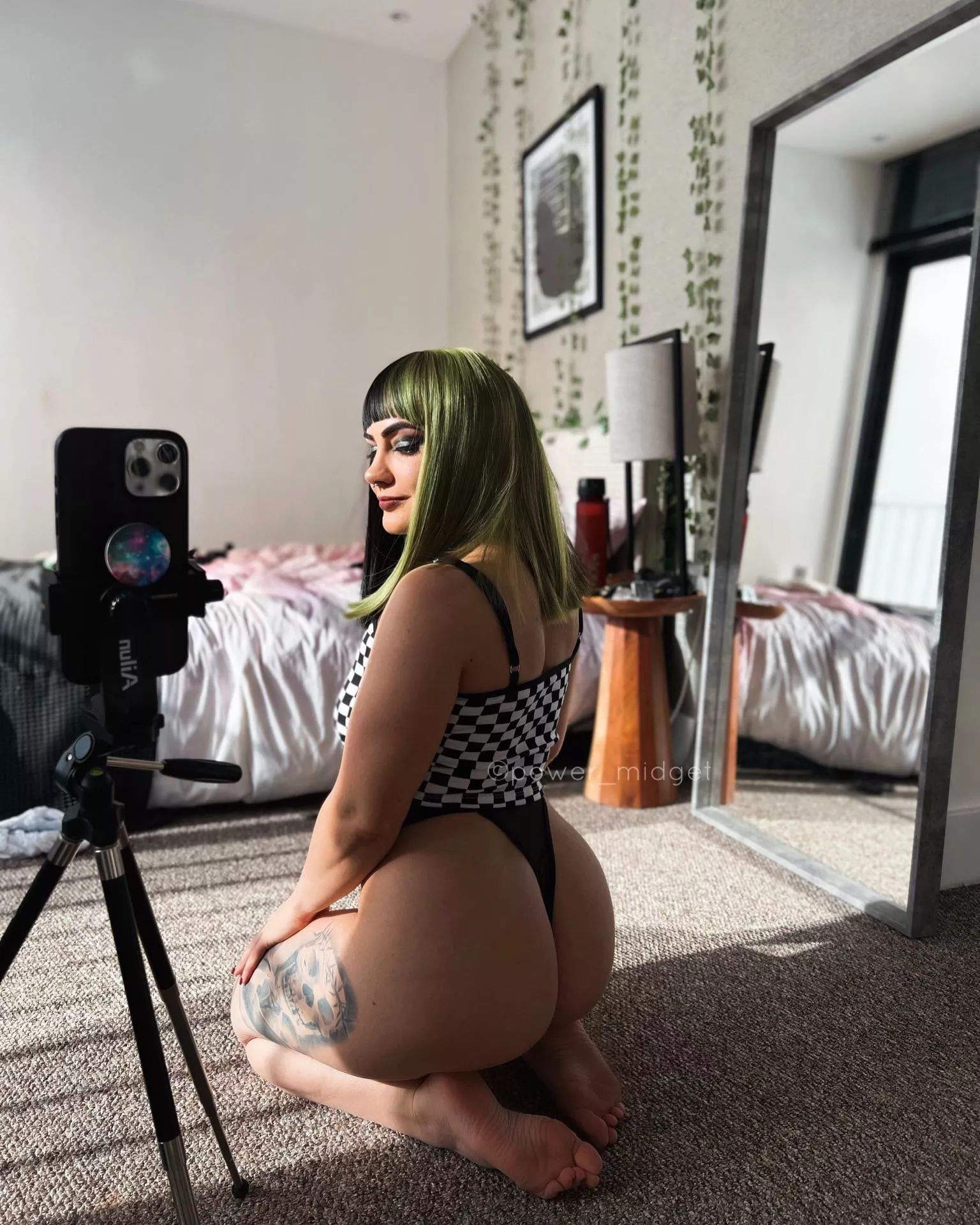 Could you handle this much booty? 😜💦