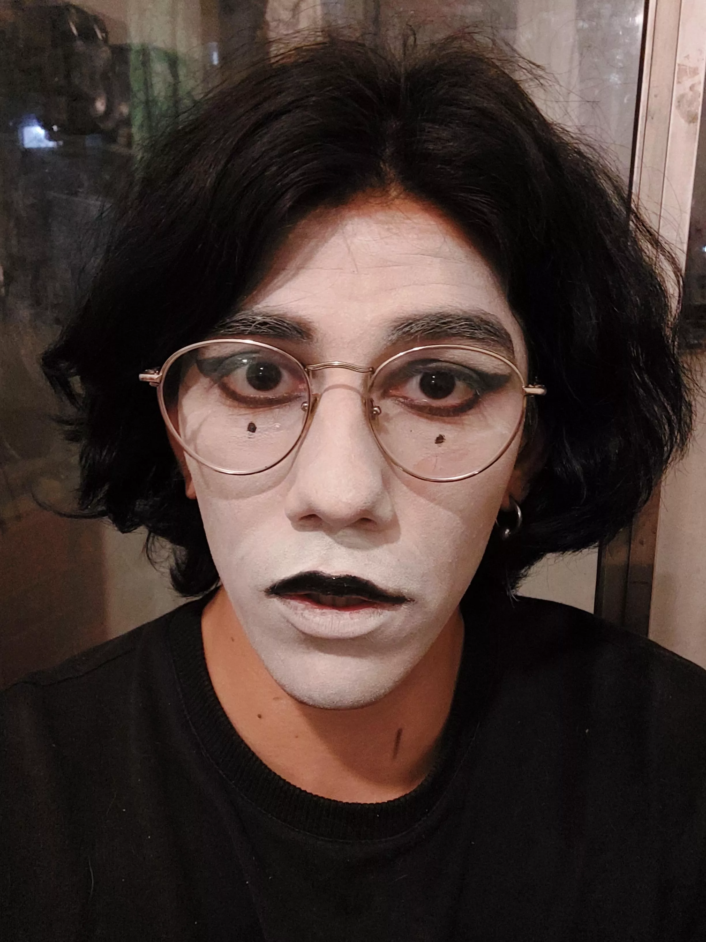 Enjoy this mime make up