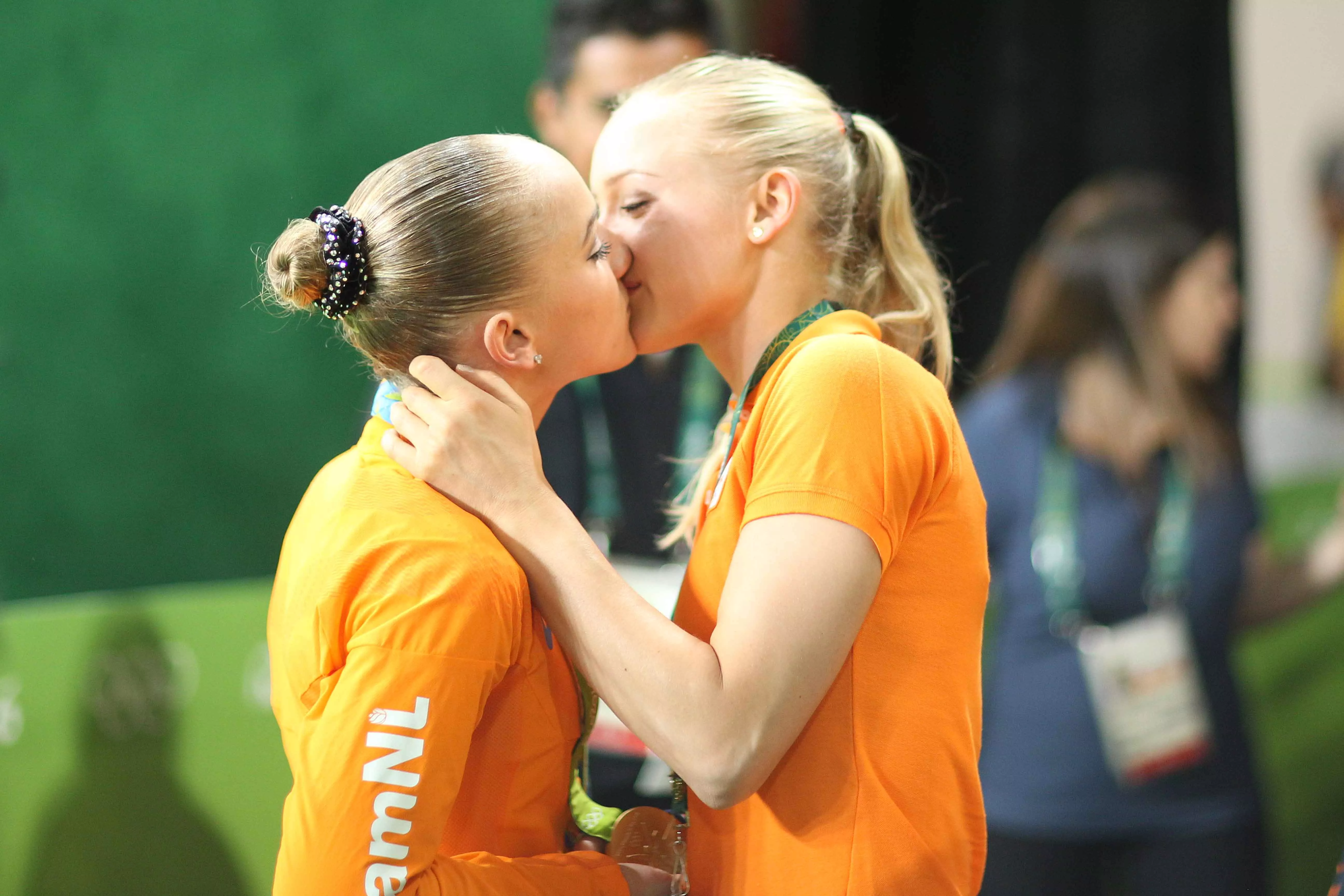 Gymnastic twin sisters Sanne Wevers & Lieke Wevers are very happy when they win.