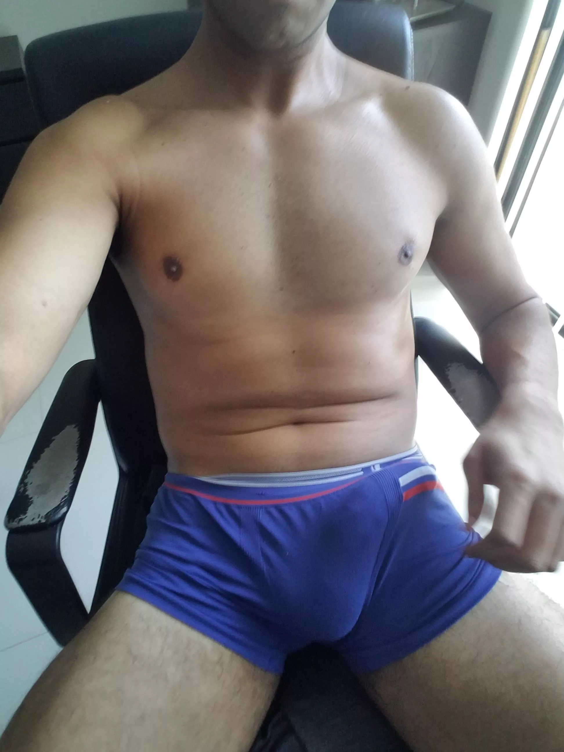 Hi! 41yo 6'5ft Daddy here