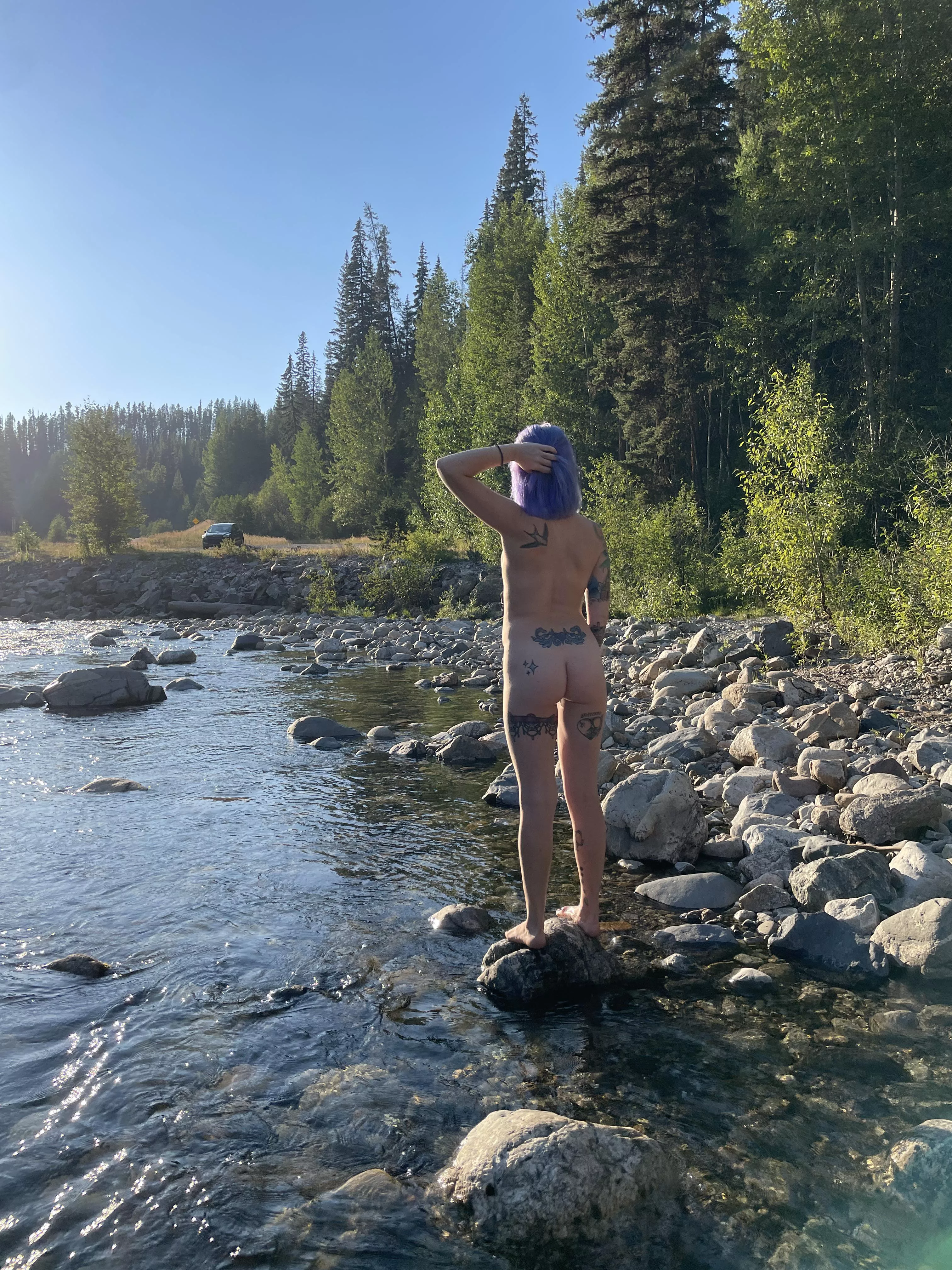 I just love being naked in nature 🥰