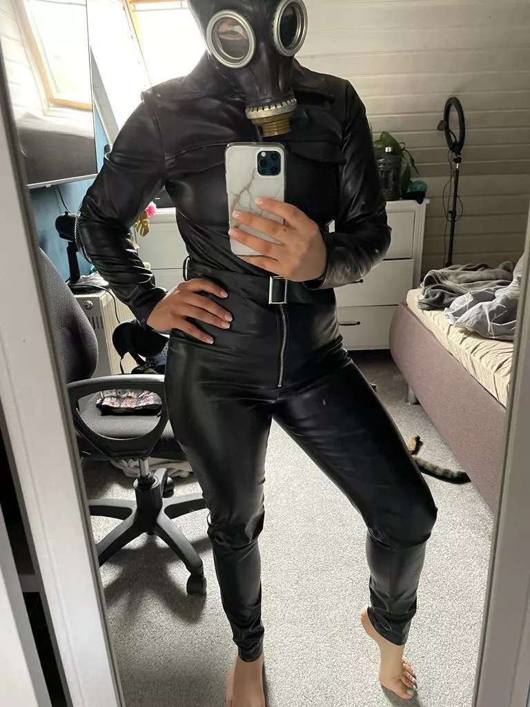 My Leathersuit with gasmask