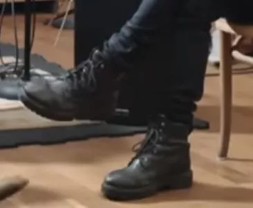 What boots are Tom wearing? (Saw an interview with Tom Waits and really liked the boots he was wearing)