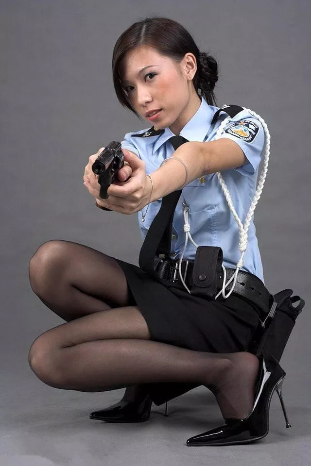 Chinese policewoman