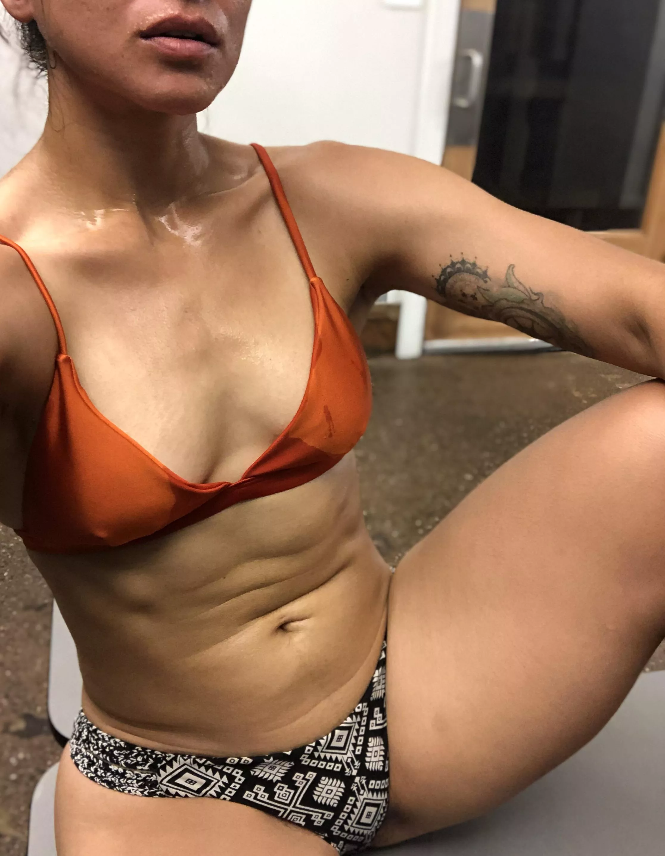 Just got out of the sauna .. lick my sweat ?🧖‍♀️ ☺️😛