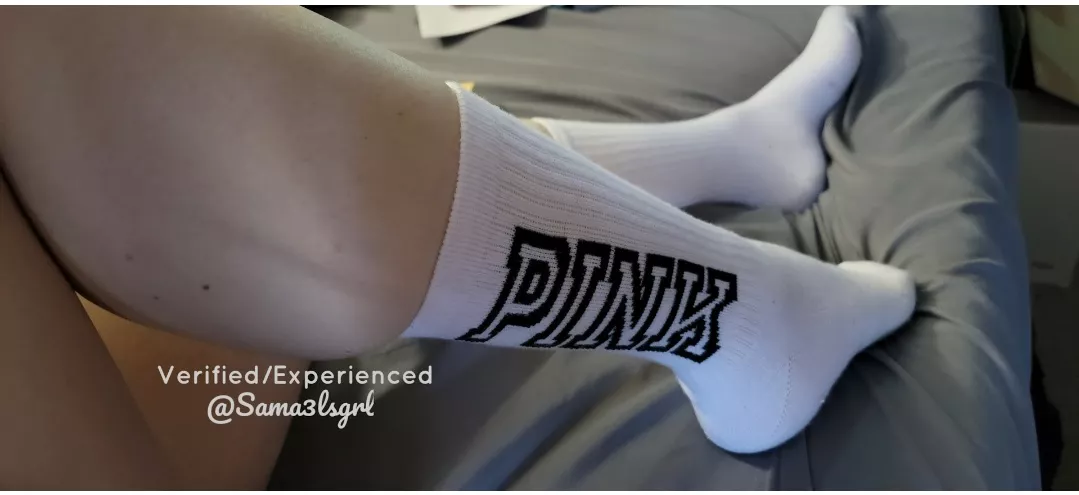 [SELLING] ~Featured Socks~ BLACK/WHITE PINK, Which lucky buyer will savor my Black Keys concert socks? Trusted SW for over two years let's connect!