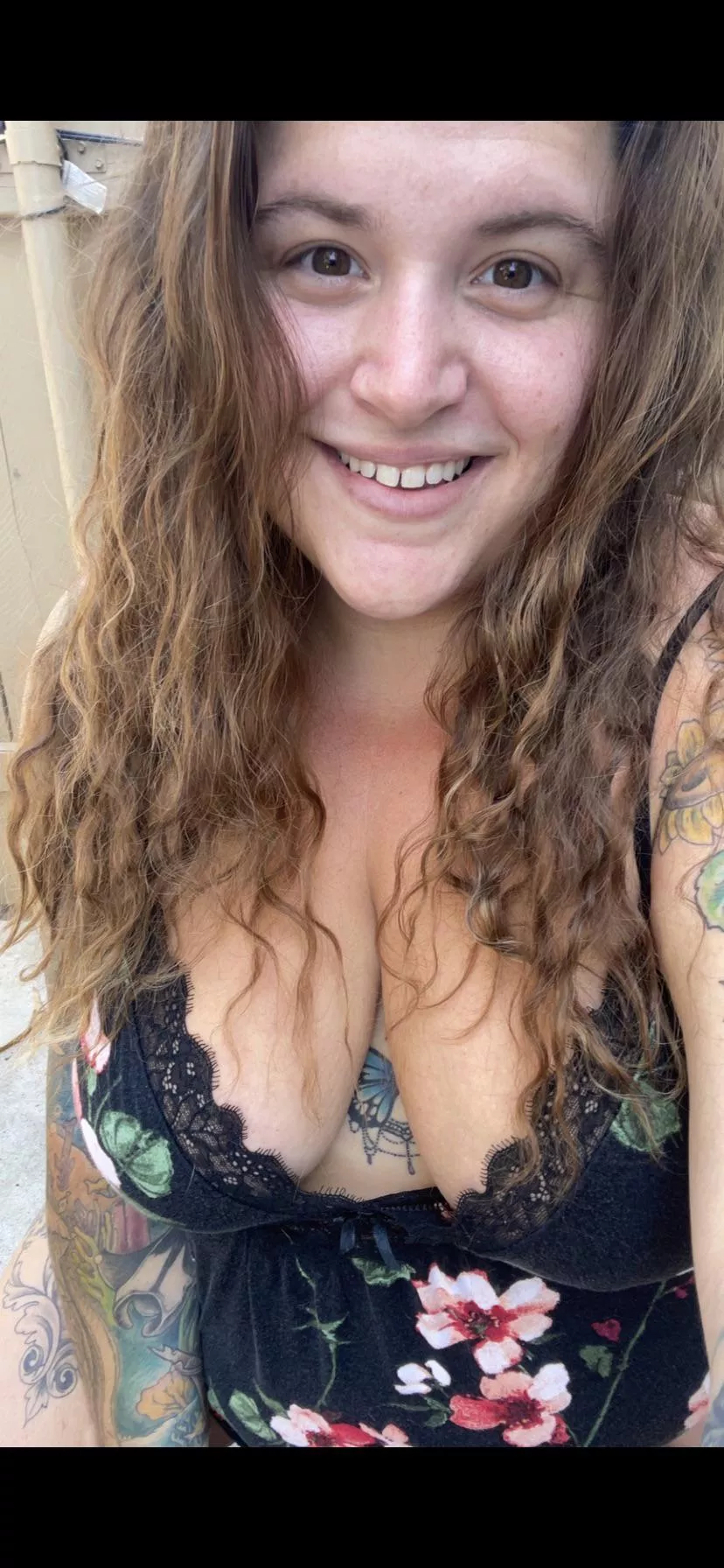 voluptuous stoner covered in tattoos!