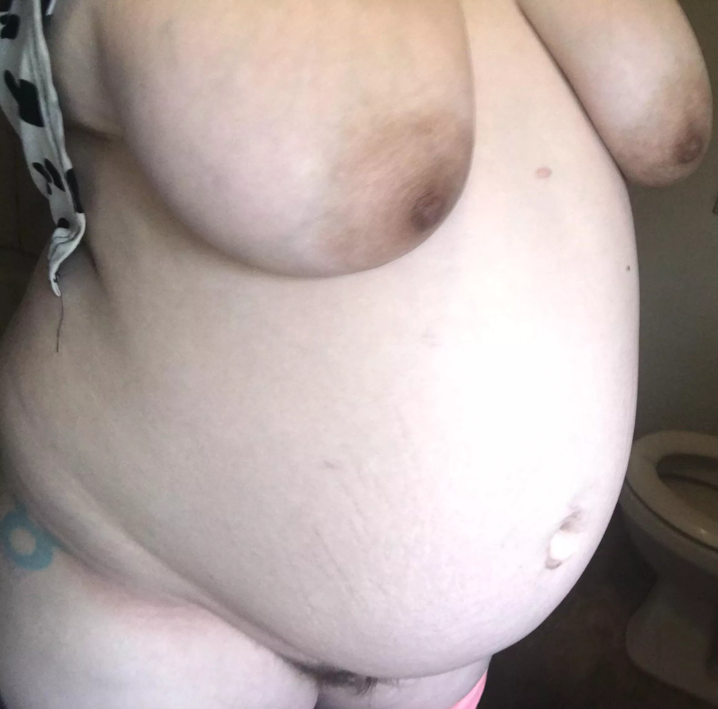 21 weeks pregnant and I feel so sexy and thick ðŸ¤¤ðŸ˜ˆ