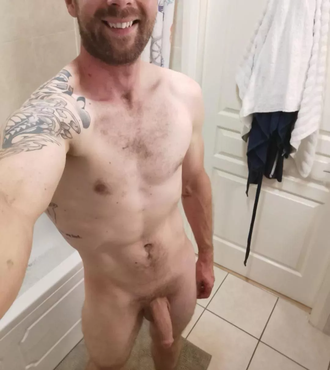 33(M) post shower Irish dad bod