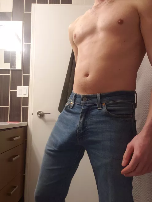 Do these jeans make my dick look fat?