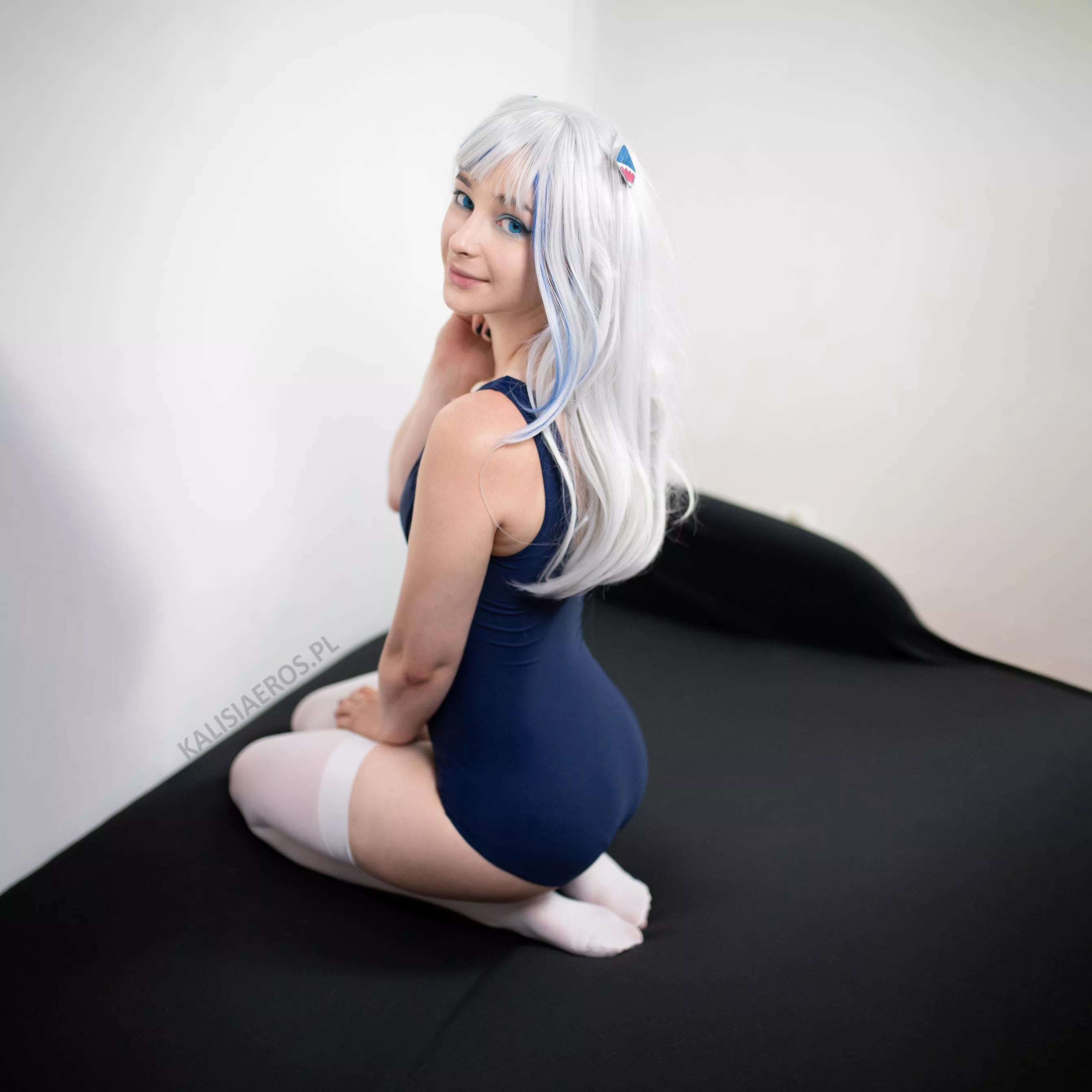 gawr gura cosplay in swimsuit and kneesocks (kalisiaeros)