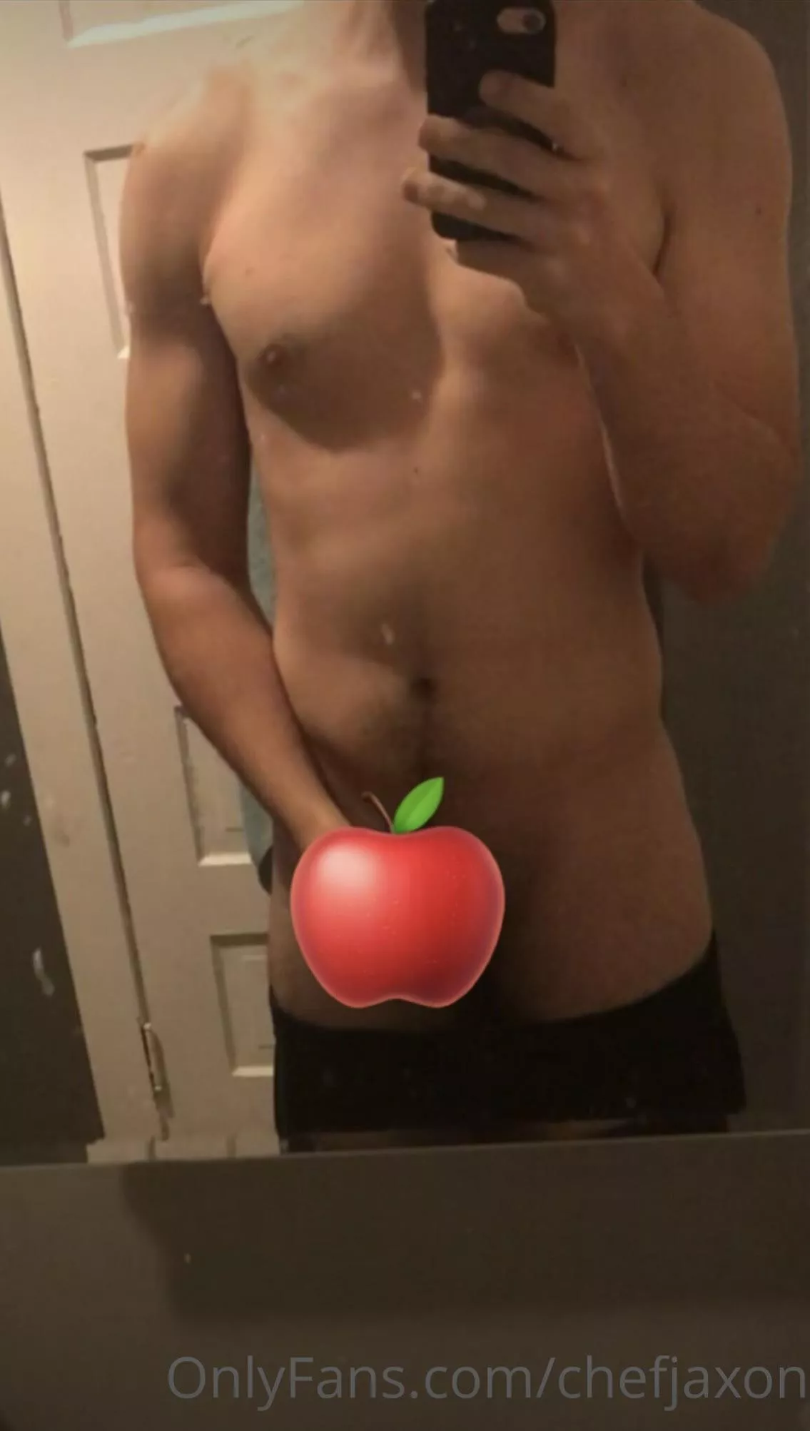 Have a huge food fetish like me?ðŸ˜«Do yourself a favor and check out my free page, Chef Jaxon. Itâ€™s a well blended fusion of food and funâ€¦ if you know what I mean ðŸ˜ (pst, Iâ€™m using an apple under the ðŸŽðŸ‘€)