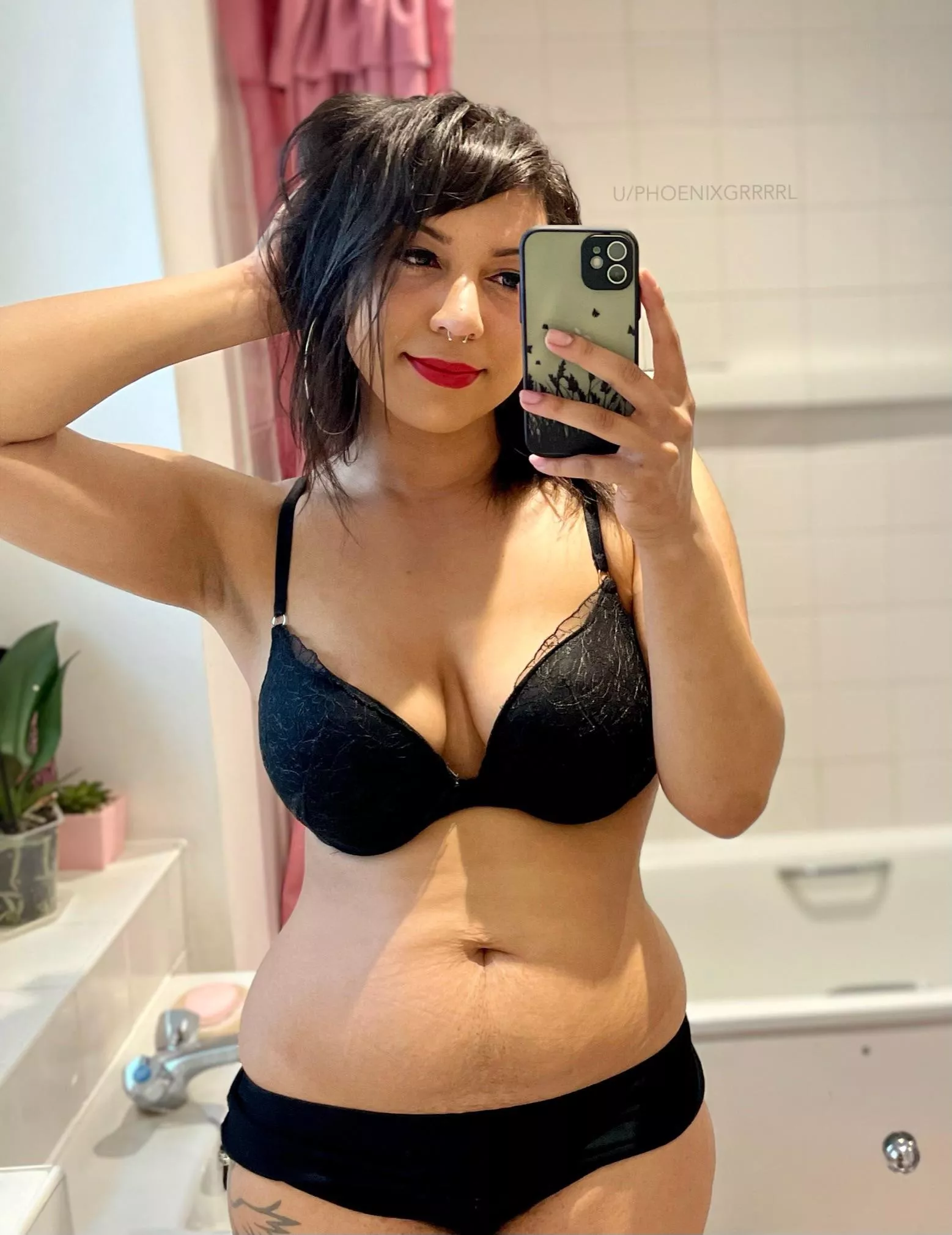 Iâ€™d like to know what you think of my mombod ðŸ¤”