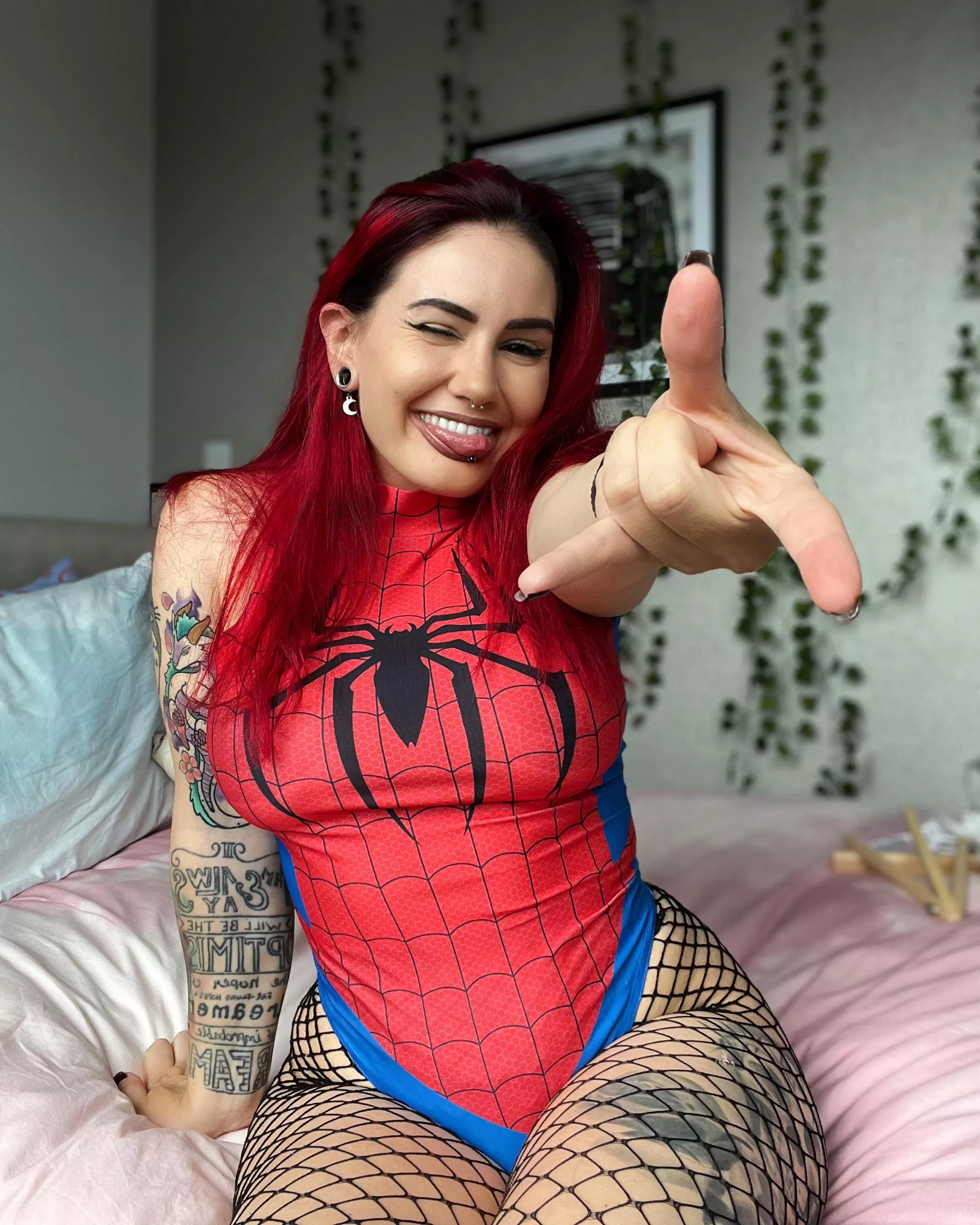 POV: you’re caught in my web 😈💦