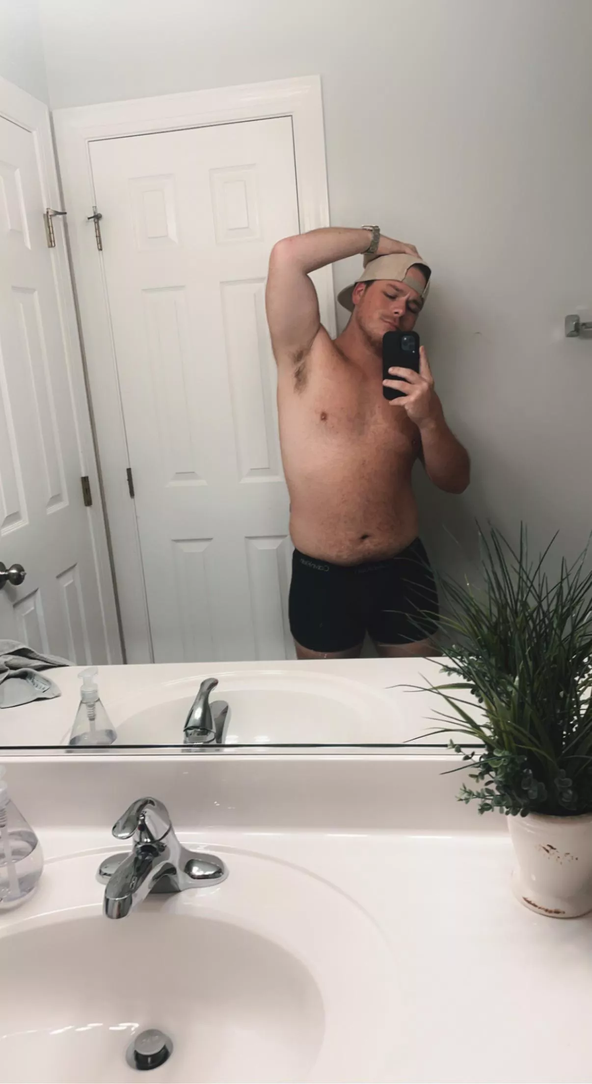 Recently lost a good bit of weight, finally gaining some confidence. What do you bros think?