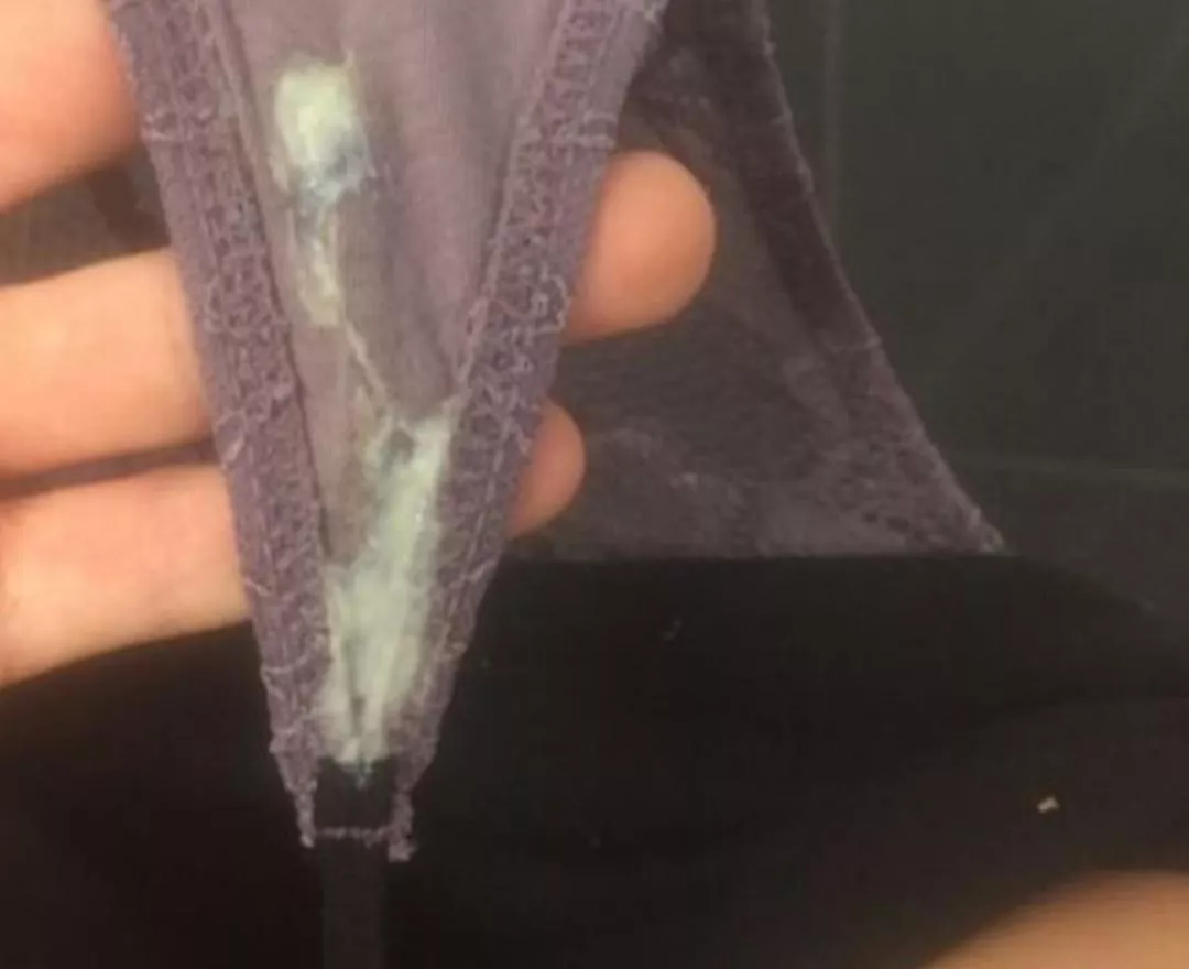 strong smelly panties....yum🤤💦💦