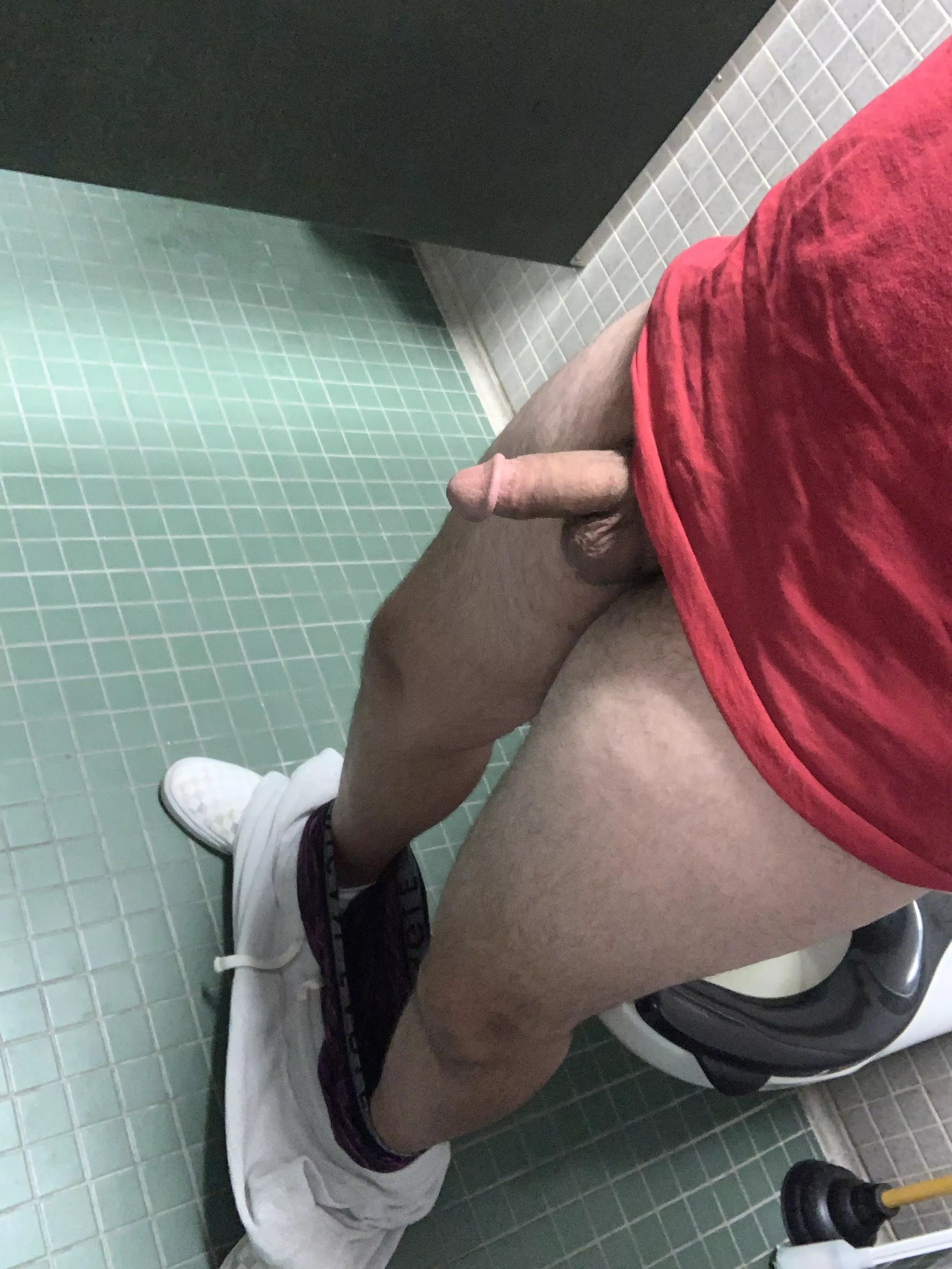 Upvote if my public bathroom softy is bigger than yours