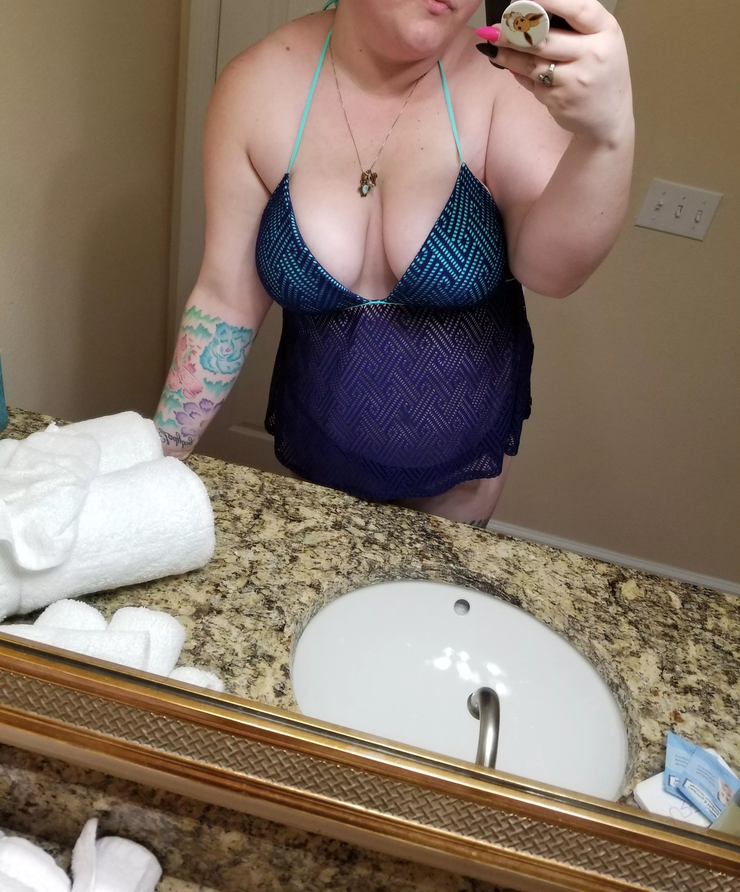 who wants to cum to this fat slut ?