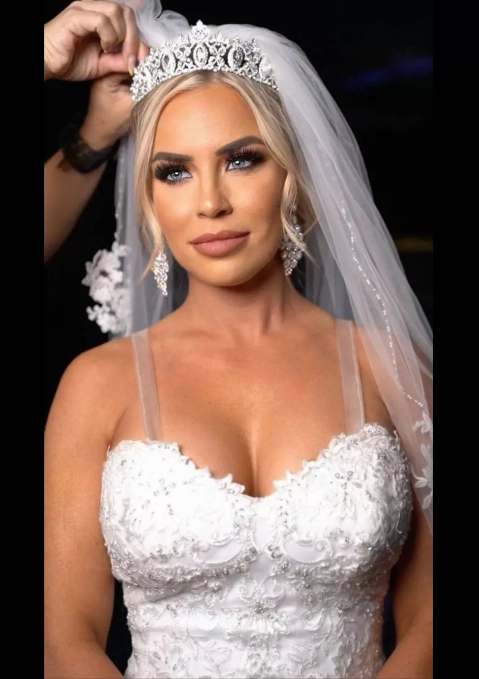 The Busty Bride ðŸŽˆðŸŽˆ