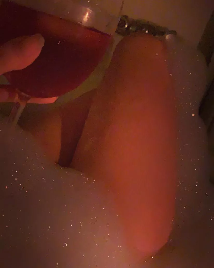 Bubbles 🛁 (F)