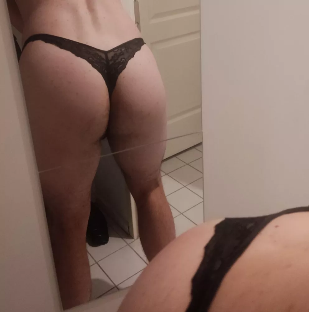 do these panties make me look thicc?