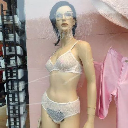 Hairy Mannequin