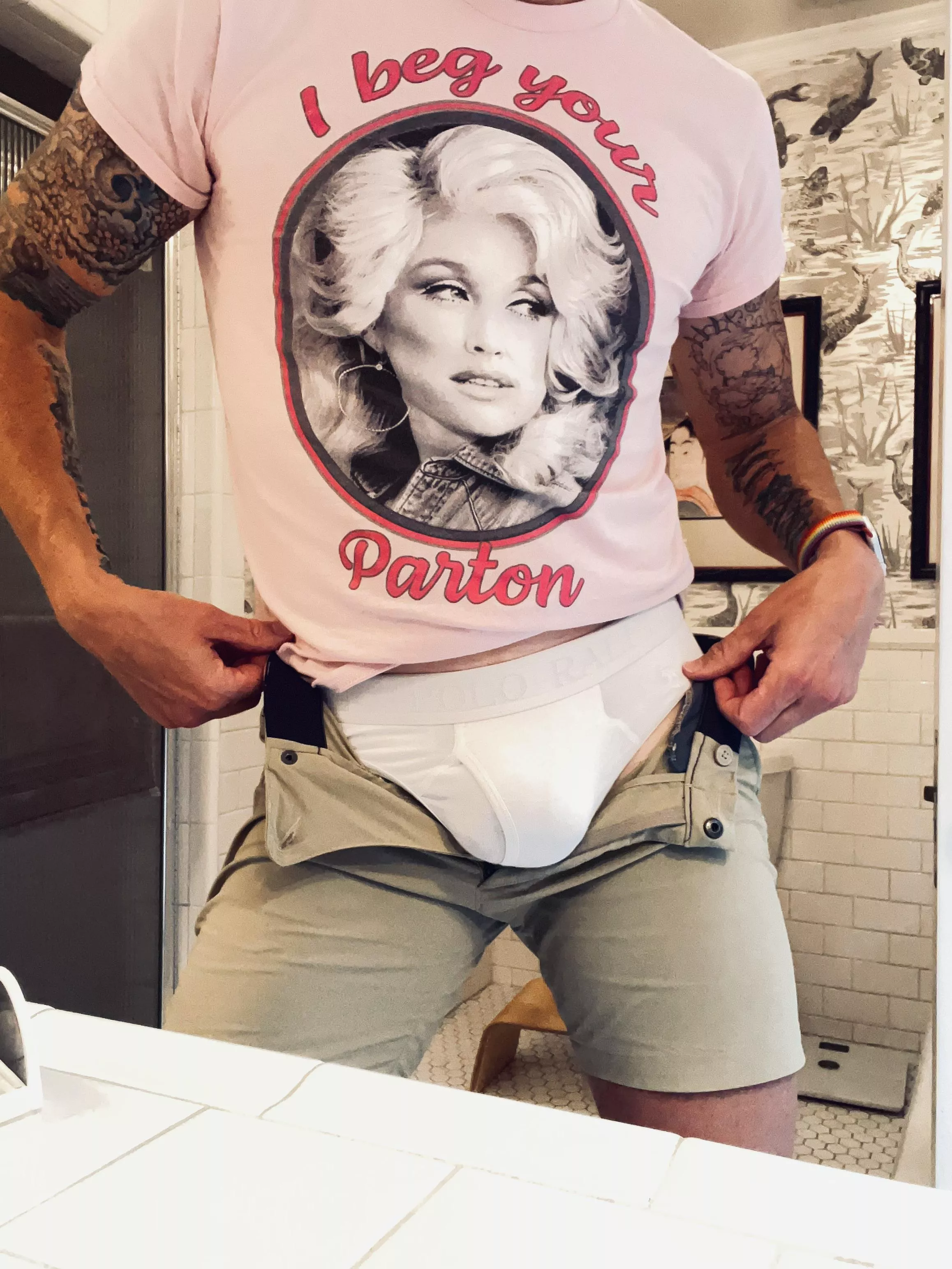 I beg your Parton. Are you staring?