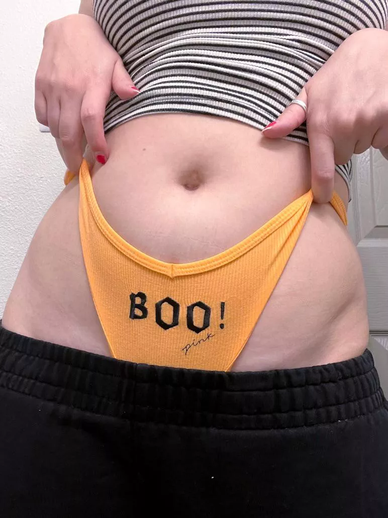 i heard yâ€™all like cute lil belly buttons