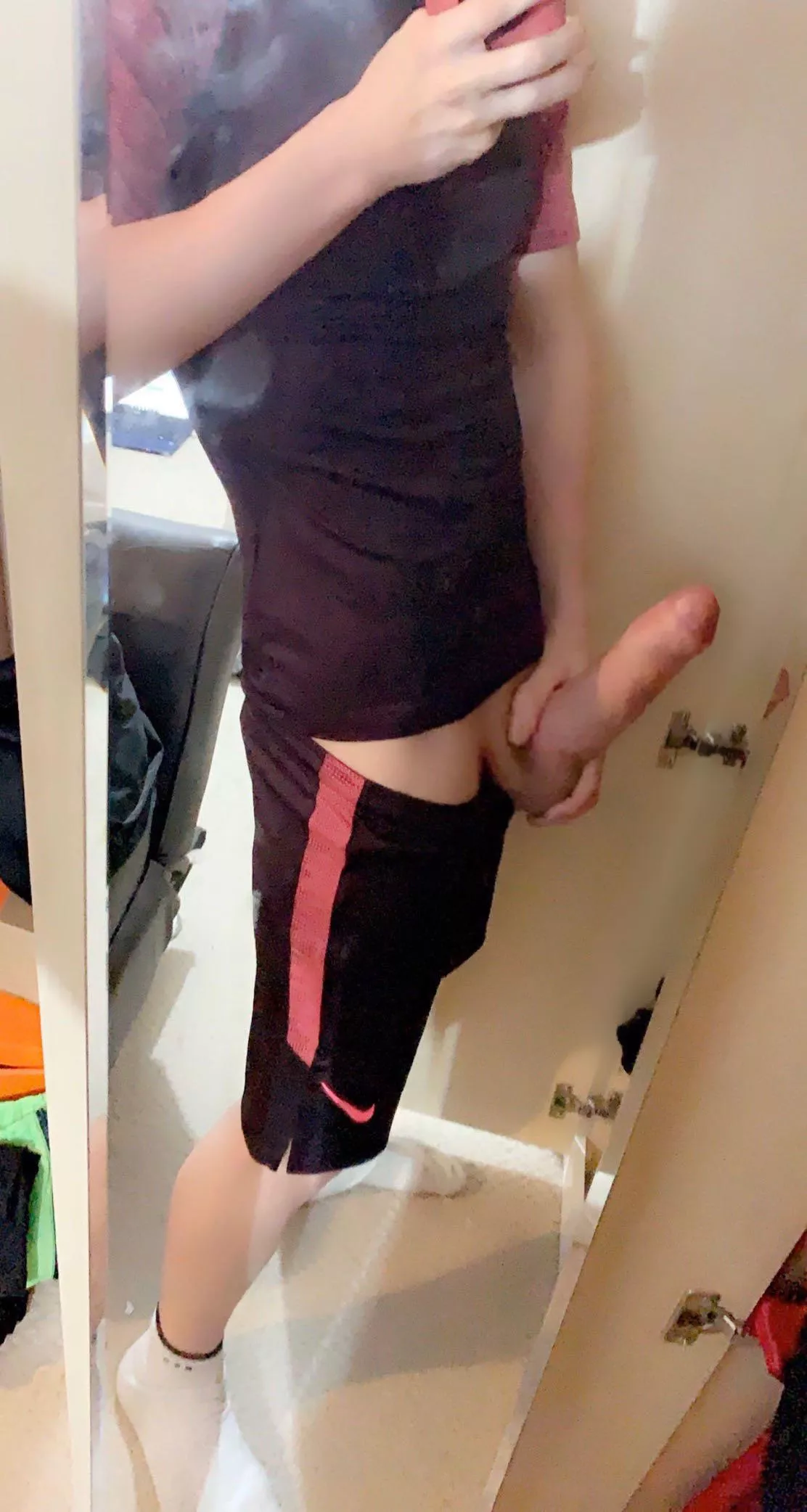 Iâ€™m so horny, someone needs to help me ðŸ˜ˆ (19Yo)