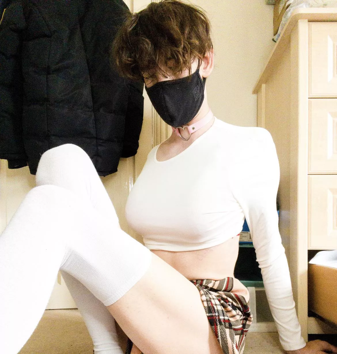 Just a lonely femboy >w<